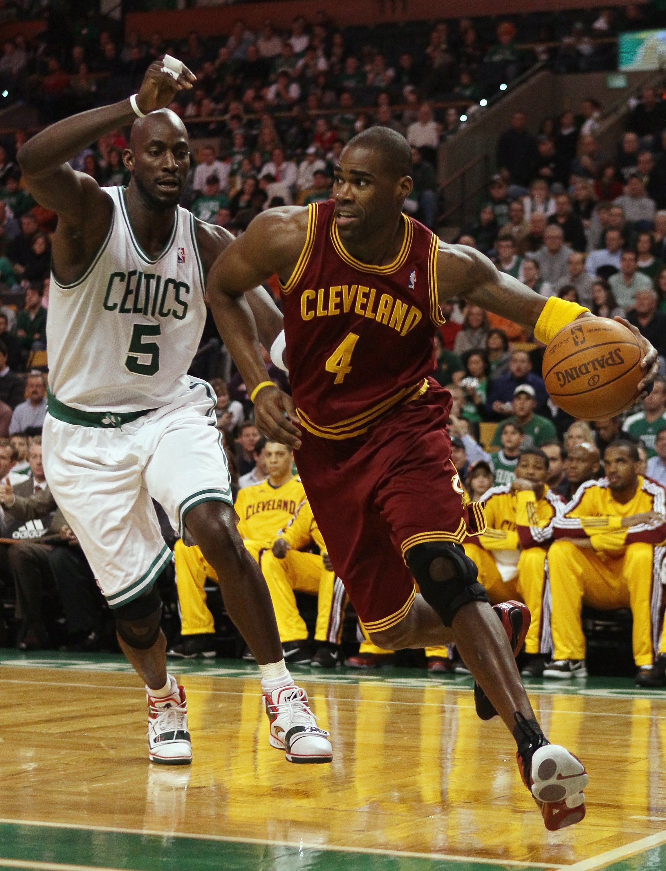 BOSTON, MA - JANUARY 25: Antawn Jamison #4 of the Cleveland Cavaliers drives to the basket as Kevin Garnett #5 of the Boston Celtics defends on January 25, 2011 at the TD Garden in Boston, Massachusetts. NOTE TO USER: User expressly acknowledges and a BOSTON, MA - JANUARY 25: Antawn Jamison #4 of the Cleveland Cavaliers drives to the basket as Kevin Garnett #5 of the Boston Celtics defends on January 25, 2011 at the TD Garden in Boston, Massachusetts. NOTE TO USER: User expressly acknowledges and a
