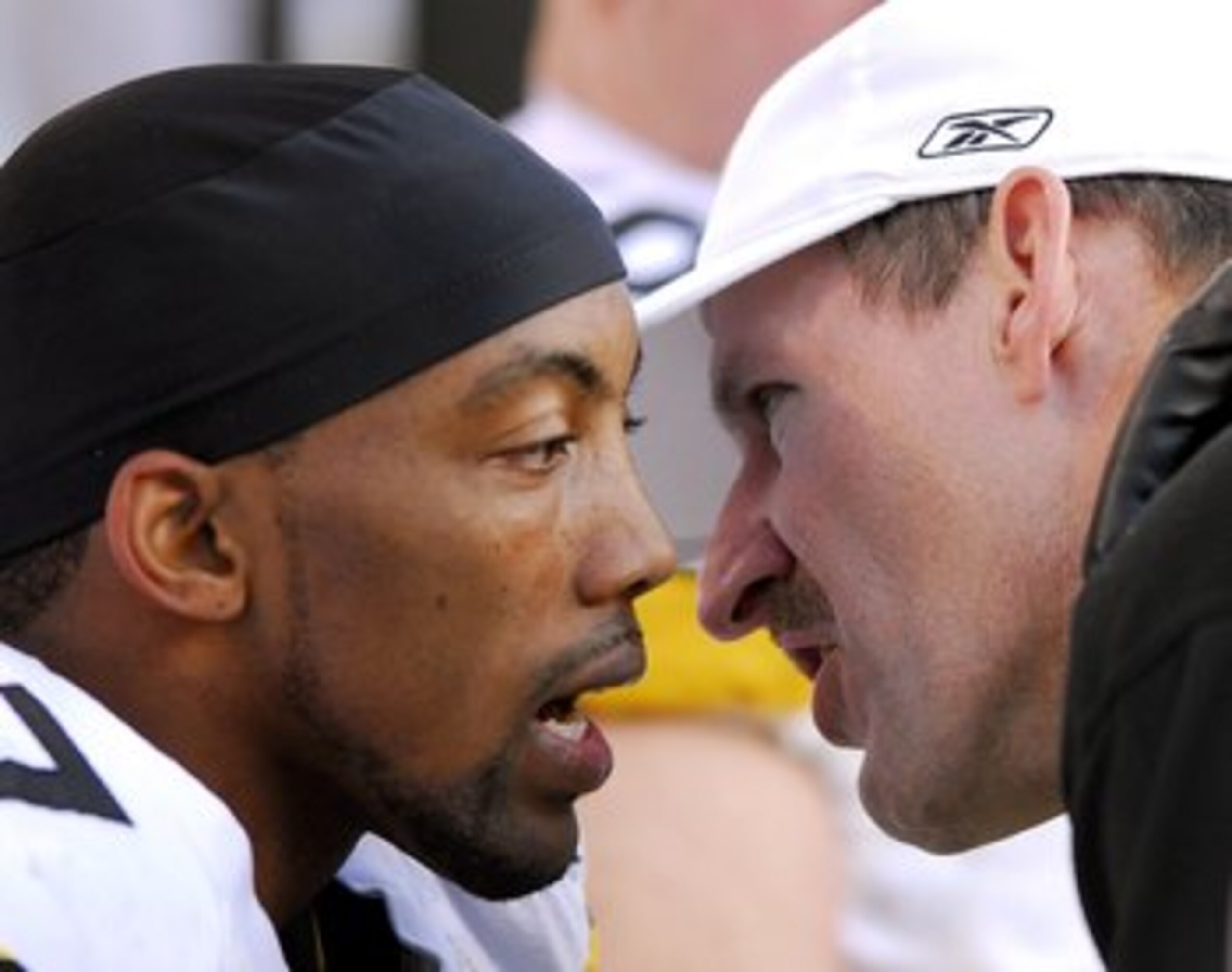 CHARLOTTE, NC - DECEMBER 17:  Coach Bill Cowher yells at Anthony Smith #27 of the Pittsburgh Steelers during a game against the Carolina Panthers on December 17, 2006 at Bank of America Stadium in Charlotte, North Carolina. The Steelers defeated the Panth