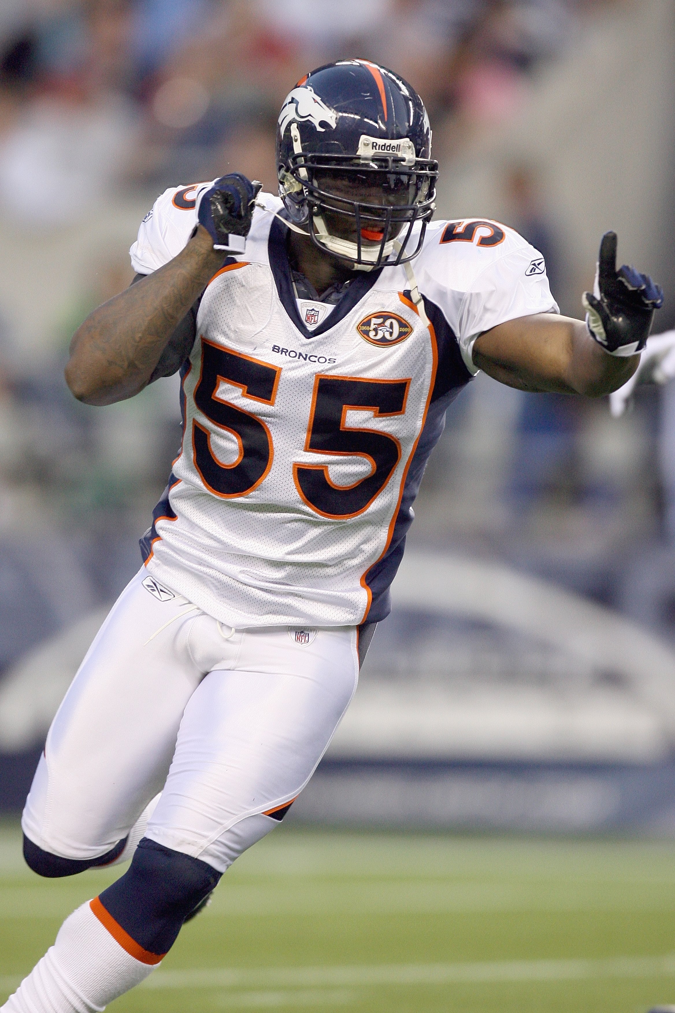SEATTLE - AUGUST 22: D.J. Williams #55 of the Denver Broncos moves on the field during the game against the Seattle Seahawks on August 22, 2009 at Qwest Field in Seattle, Washington. (Photo by Otto Greule Jr/Getty Images)