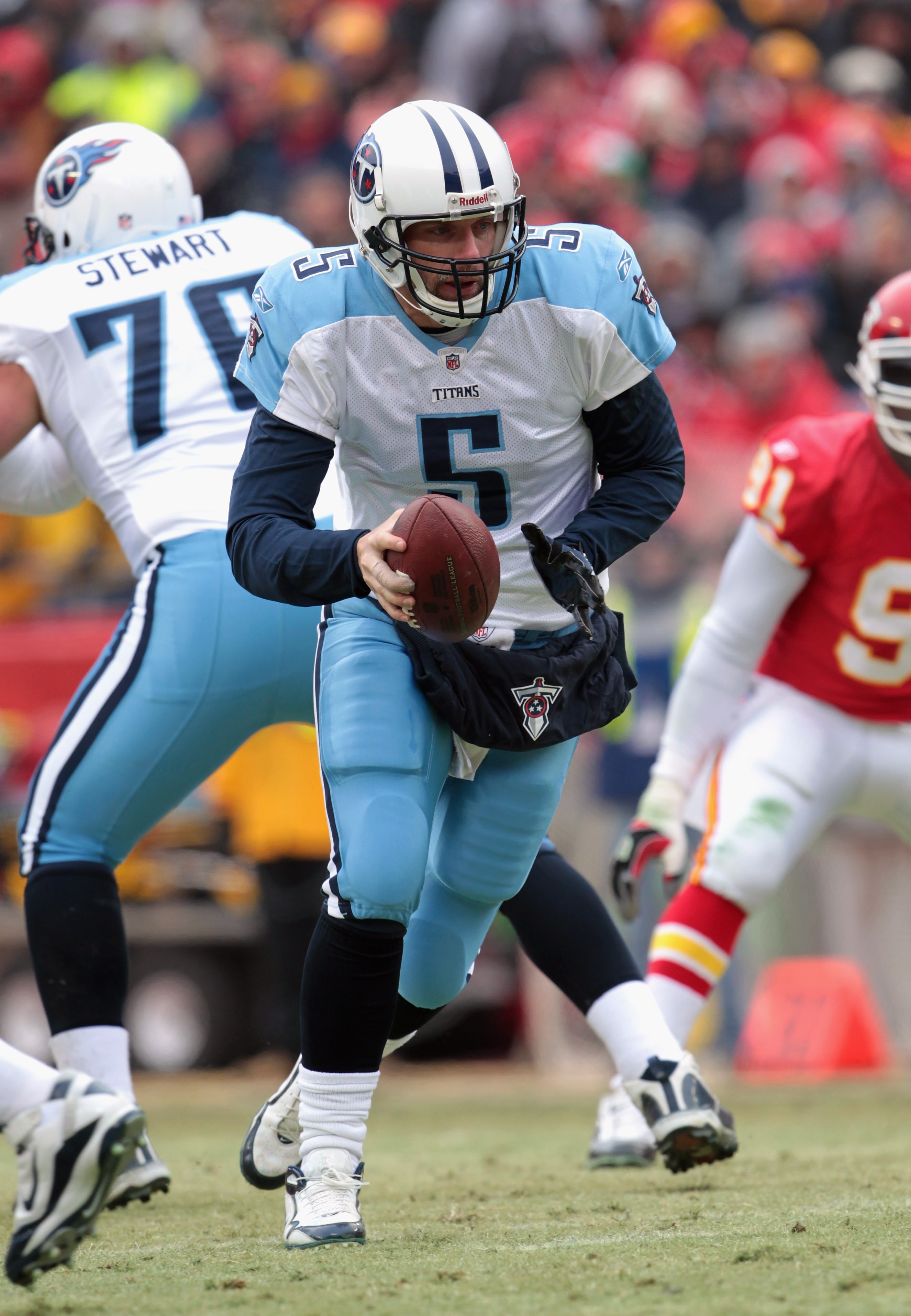 KANSAS CITY, MO - DECEMBER 26:  Quarterback Kerry Collins #5 of the Tennessee Titans in action during the game against the Kansas City Chiefs on December 26, 2010 at Arrowhead Stadium in Kansas City, Missouri.  (Photo by Jamie Squire/Getty Images)