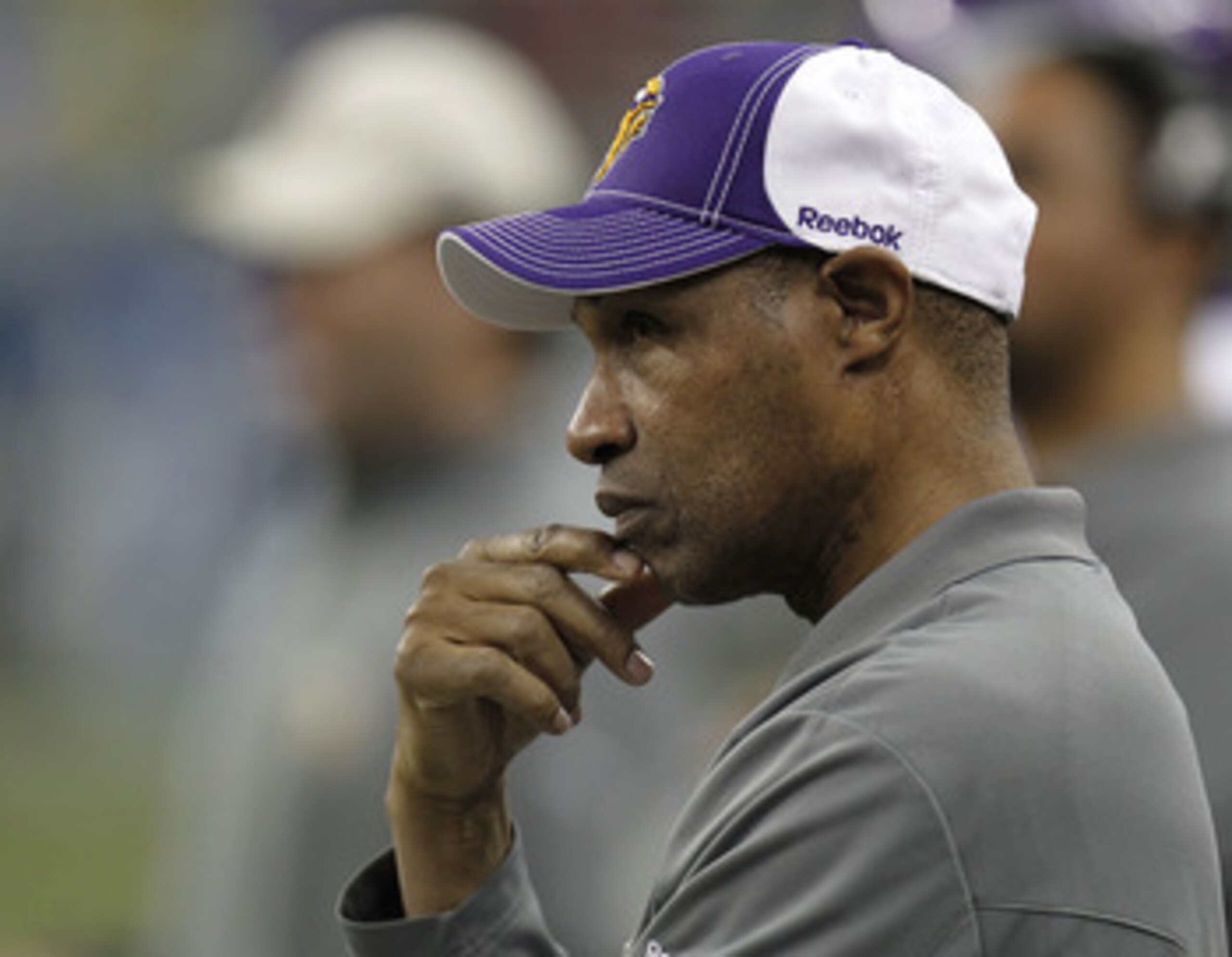 DETROIT, MI - JANUARY 02: Interim head coach Leslie Frazier of the Minnesota Vikings looks on from the bench while playing the Detroit Lions at Ford Field on January 2, 2011 in Detroit, Michigan. Detroit won the game 20-13. (Photo by Gregory Shamus/Gett DETROIT, MI - JANUARY 02: Interim head coach Leslie Frazier of the Minnesota Vikings looks on from the bench while playing the Detroit Lions at Ford Field on January 2, 2011 in Detroit, Michigan. Detroit won the game 20-13. (Photo by Gregory Shamus/Gett