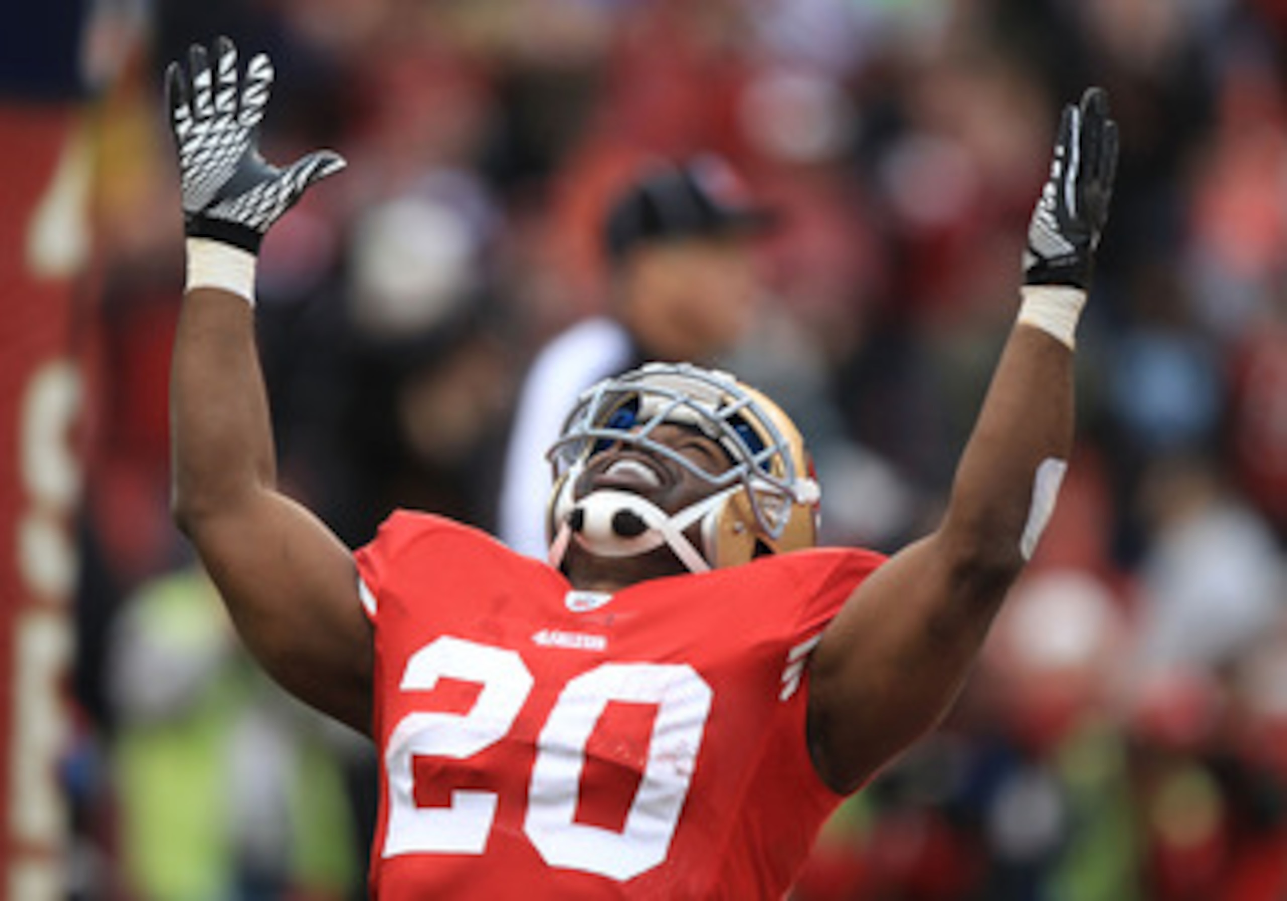 SAN FRANCISCO, CA - JANUARY 02: Brian Westbrook #20 of the San Francisco 49ers celebrates after scoring a touchdown against the Arizona Cardinals during an NFL game at Candlestick Park on January 2, 2011 in San Francisco, California. (Photo by Jed Jac SAN FRANCISCO, CA - JANUARY 02: Brian Westbrook #20 of the San Francisco 49ers celebrates after scoring a touchdown against the Arizona Cardinals during an NFL game at Candlestick Park on January 2, 2011 in San Francisco, California. (Photo by Jed Jac