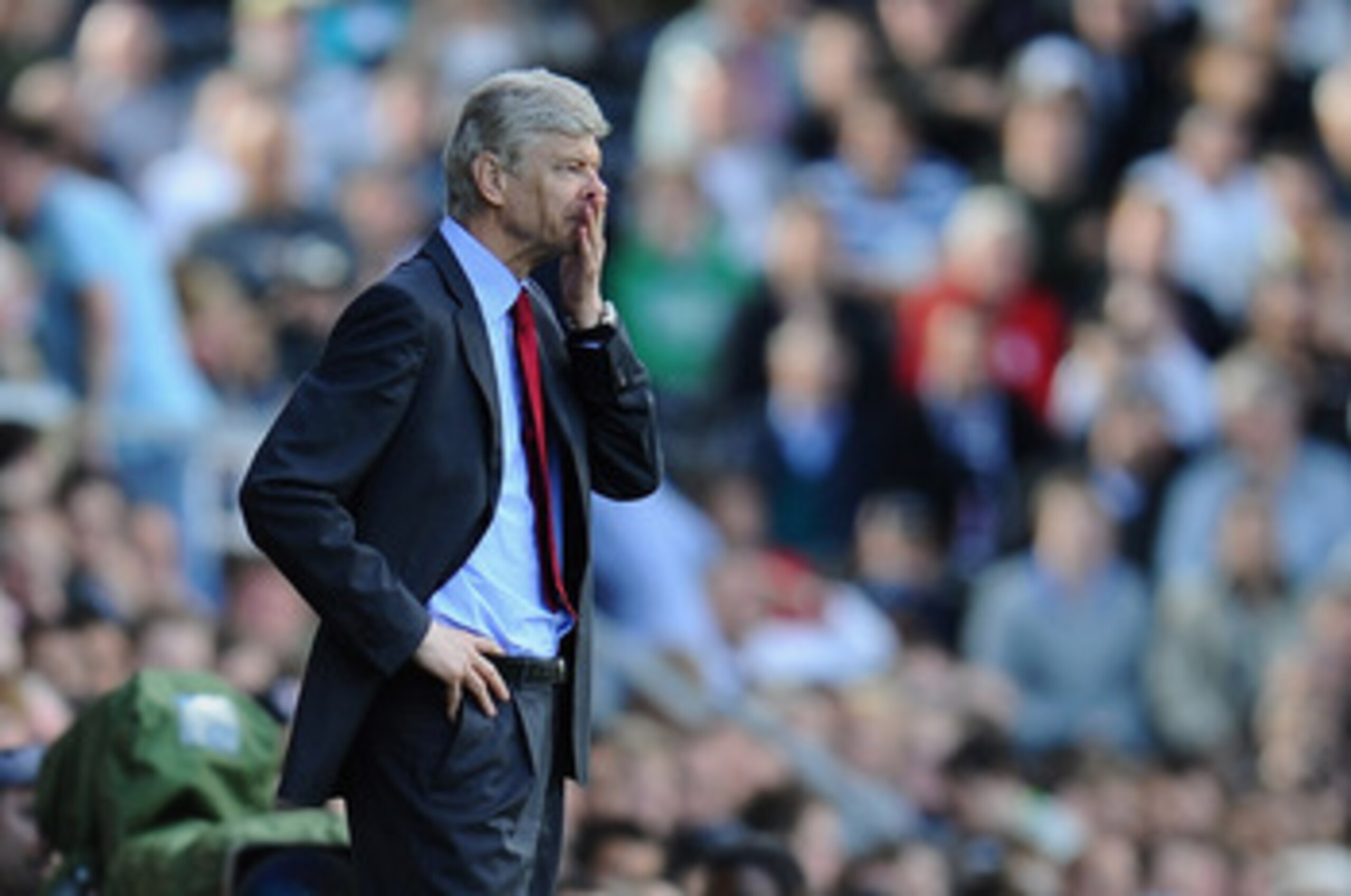 LONDON, ENGLAND - MAY 22:  Arsene Wenger of Arsenal shows his emotions during the Barclays Premier League match between Fulham and Arsenal at Craven Cottage on May 22, 2011 in London, England.  (Photo by Clive Mason/Getty Images)
