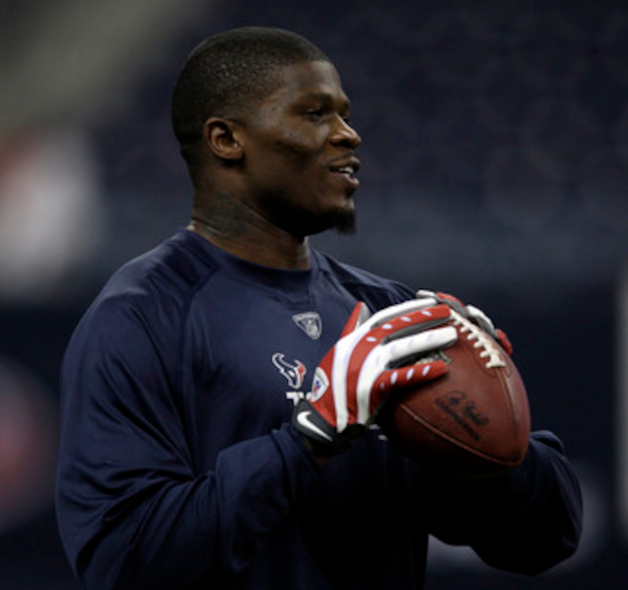 HOUSTON, TX - DECEMBER 13:  Wide receiver Andre Johnson #80 of the Houston Texans during warm ups before playing the Baltimore Ravens at Reliant Stadium on December 13, 2010 in Houston, Texas.  (Photo by Bob Levey/Getty Images)