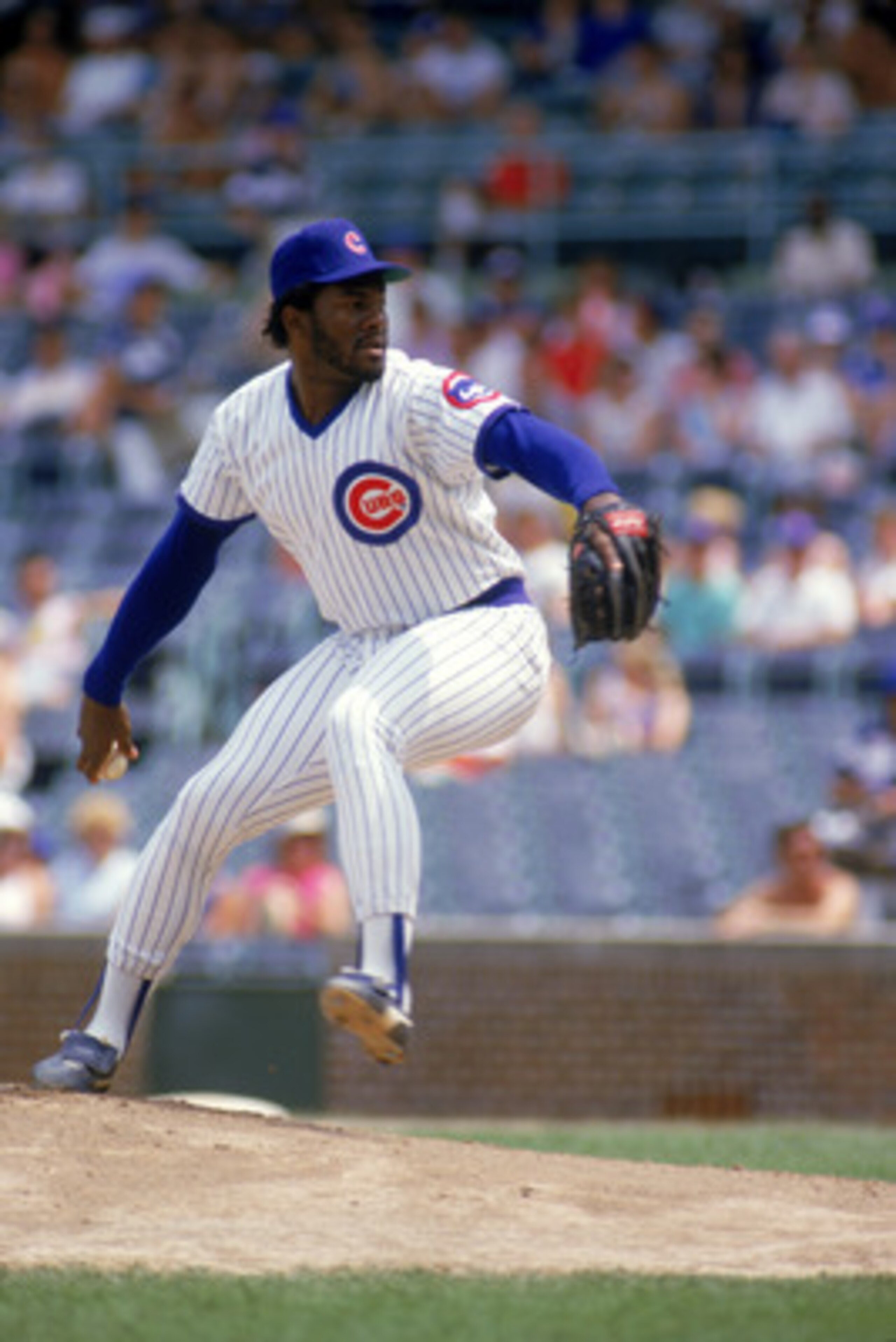 CHICAGO- JUNE: Lee Smith #46 of the Chicago Cubs winds back to pitch during a June, 1987 season game at Wrigley Field in Chicago, Illinois. (Photo by: Jonathan Daniel/Getty Images) CHICAGO- JUNE: Lee Smith #46 of the Chicago Cubs winds back to pitch during a June, 1987 season game at Wrigley Field in Chicago, Illinois. (Photo by: Jonathan Daniel/Getty Images)