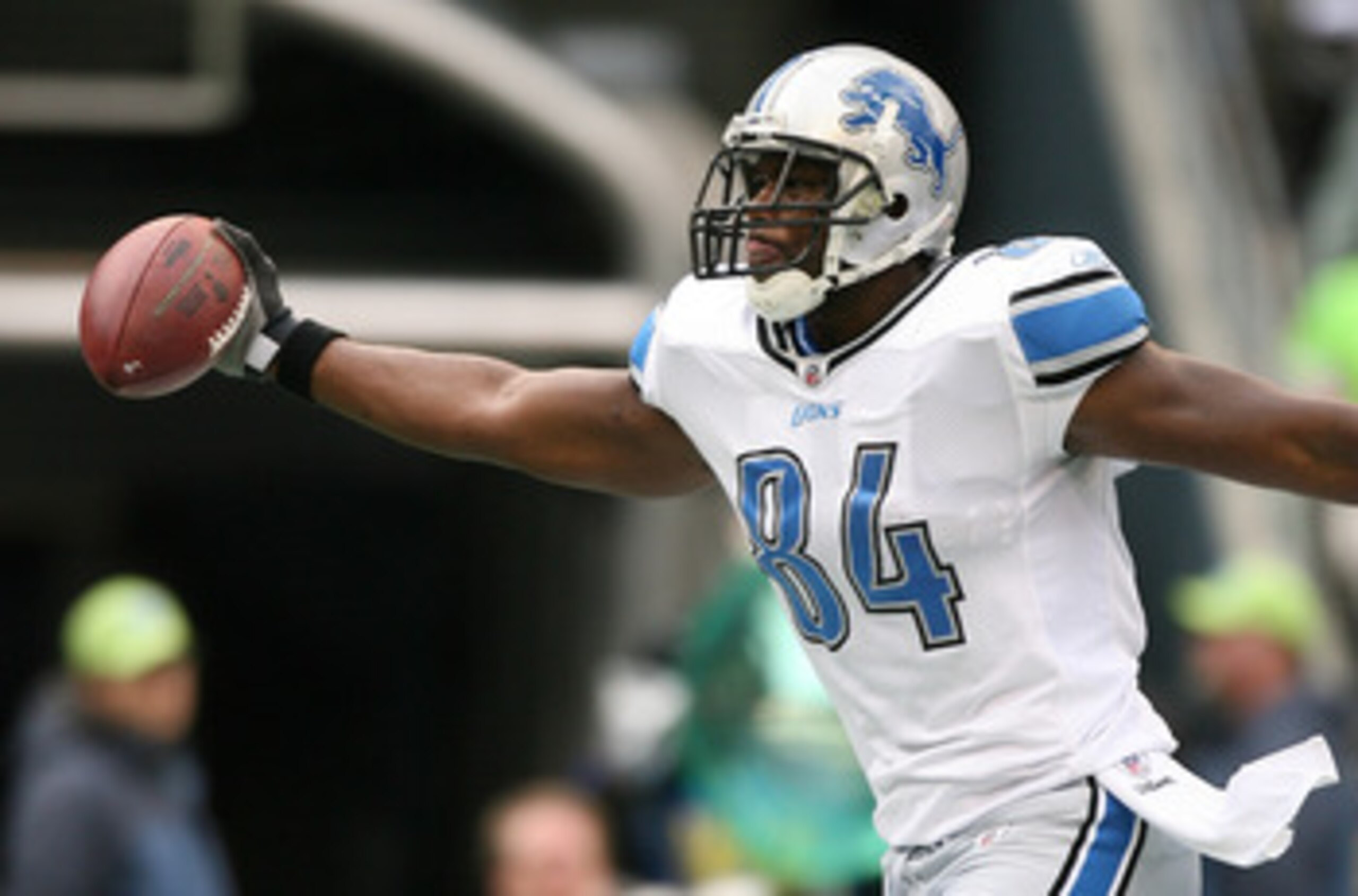 SEATTLE - NOVEMBER 08:  Tight end Brandon Pettigrew #84 of the Detroit Lions celebrates after making a touchdown catch against the Seattle Seahawks on November 8, 2009 at Qwest Field in Seattle, Washington. (Photo by Otto Greule Jr/Getty Images)