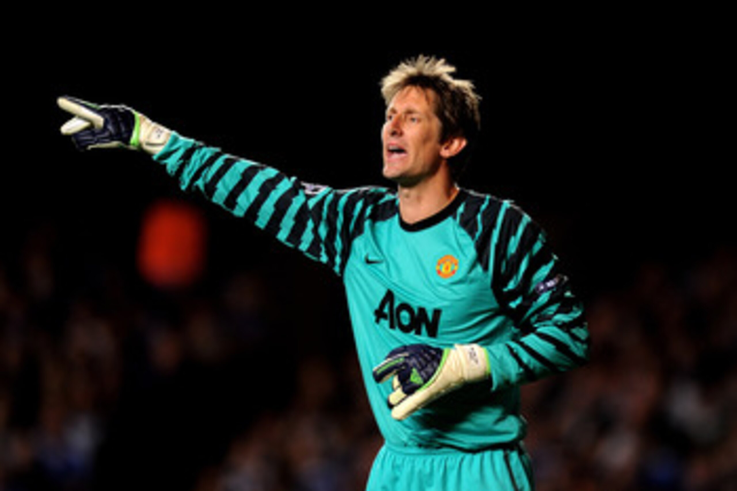 LONDON, ENGLAND - APRIL 06:  Goalkeeper Edwin Van Der Sar of Manchester United gestures during the UEFA Champions League quarter final first leg match between Chelsea and Manchester United at Stamford Bridge on April 6, 2011 in London, England.  (Photo by