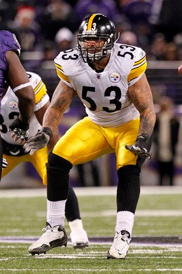 BALTIMORE, MD - DECEMBER 05:  Maurkice Pouncey #53 Pittsburgh Steelers blocks against the Baltimore Ravens at M&T Bank Stadium on December 5, 2010 in Baltimore, Maryland.  (Photo by Geoff Burke/Getty Images)