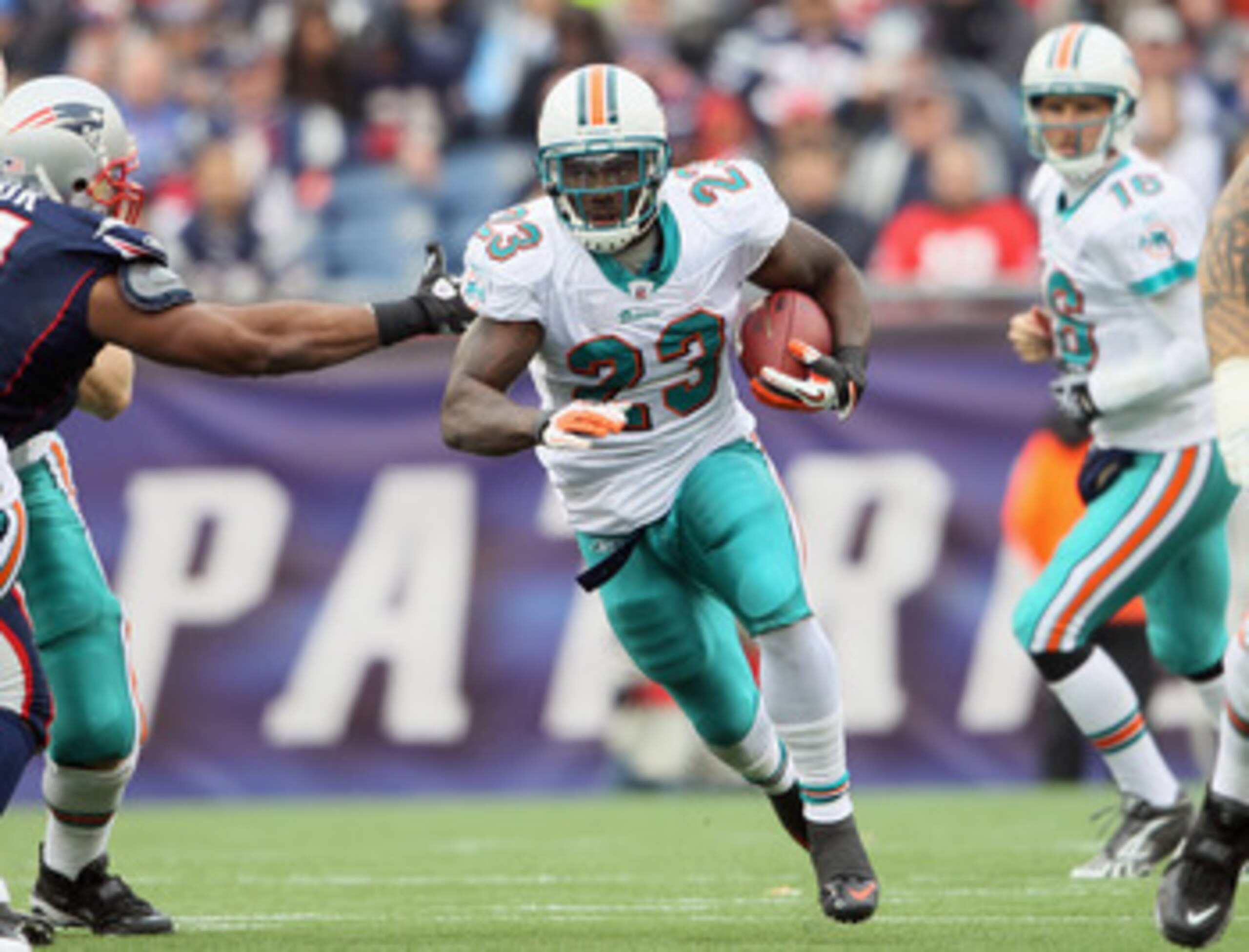 FOXBORO, MA - JANUARY 02: Ronnie Brown #23 of the Miami Dolphins carries the ball in the first half against the New England Patriots on January 2, 2011 at Gillette Stadium in Foxboro, Massachusetts. (Photo by Elsa/Getty Images) FOXBORO, MA - JANUARY 02: Ronnie Brown #23 of the Miami Dolphins carries the ball in the first half against the New England Patriots on January 2, 2011 at Gillette Stadium in Foxboro, Massachusetts. (Photo by Elsa/Getty Images)