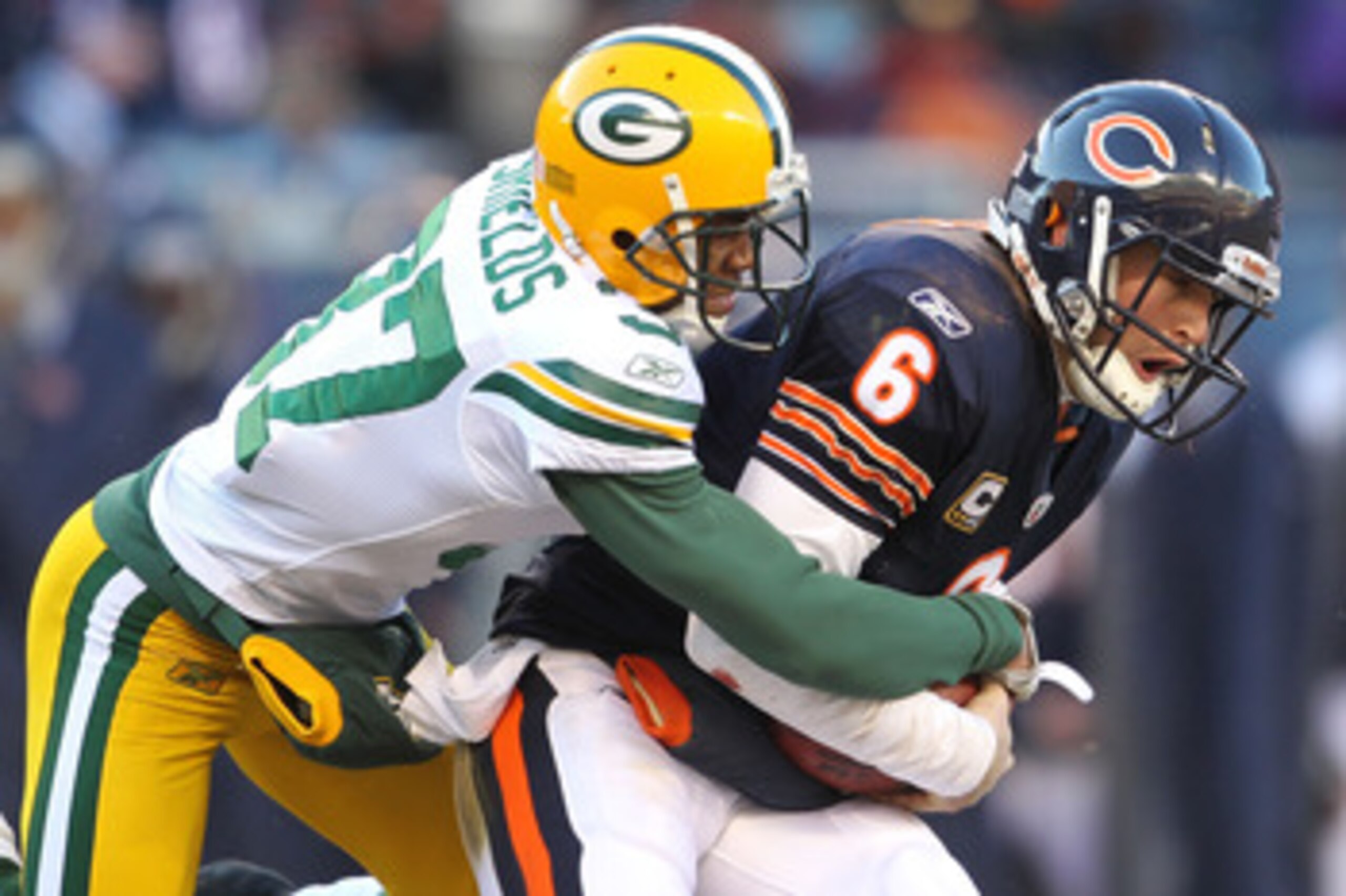 CHICAGO, IL - JANUARY 23: Sam Shields #37 of the Green Bay Packers sacks quarterback Jay Cutler #6 of the Chicago Bears in the second quarter in the NFC Championship Game at Soldier Field on January 23, 2011 in Chicago, Illinois. (Photo by Andy Lyons/Ge CHICAGO, IL - JANUARY 23: Sam Shields #37 of the Green Bay Packers sacks quarterback Jay Cutler #6 of the Chicago Bears in the second quarter in the NFC Championship Game at Soldier Field on January 23, 2011 in Chicago, Illinois. (Photo by Andy Lyons/Ge