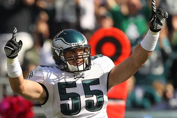 PHILADELPHIA - OCTOBER 17:  Stewart Bradley #55 of the Philadelphia Eaglesin action against the Atlanta Falcons during their game at Lincoln Financial Field on October 17, 2010 in Philadelphia, Pennsylvania.  (Photo by Al Bello/Getty Images)