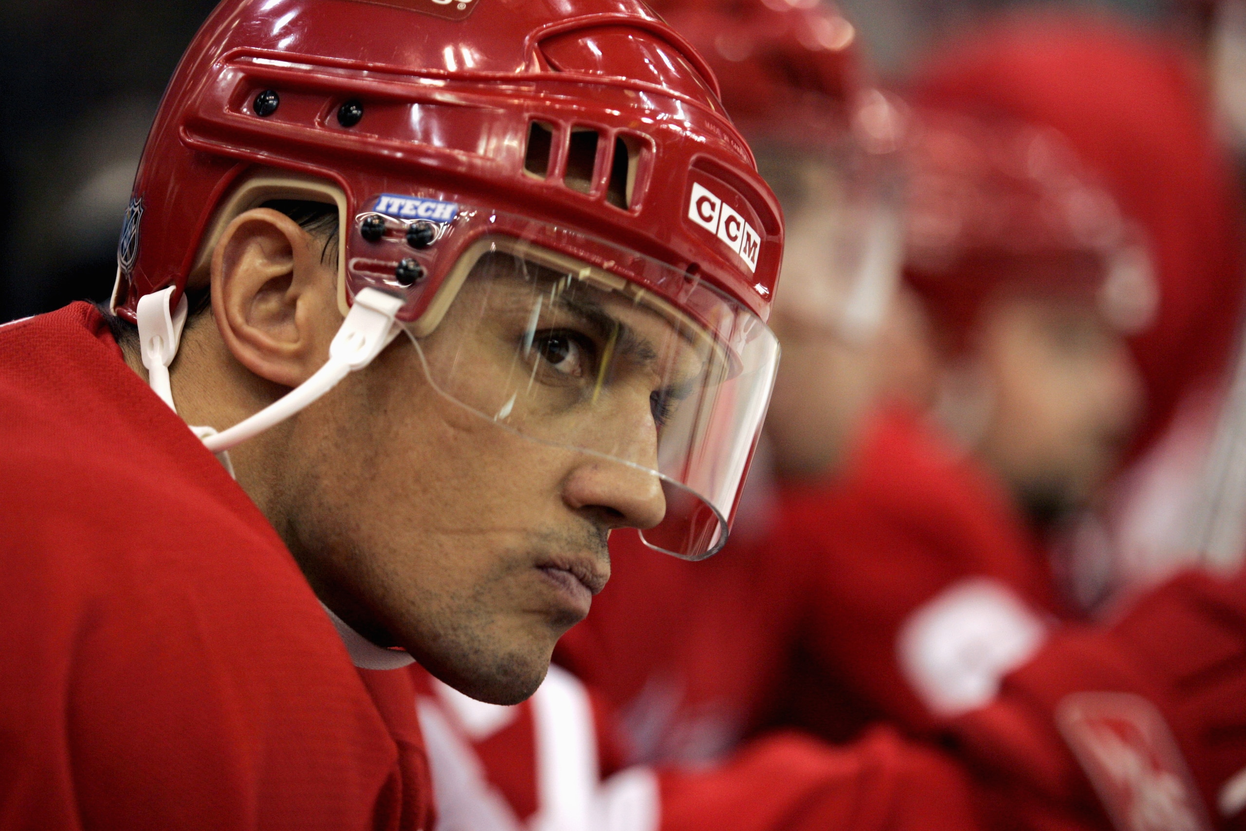 DETROIT - DECEMBER 1: Steve Yzerman #19 of the Detroit Red Wings looks on from the bench against the Calgary Flames on December 1, 2005 at Joe Louis Arena in Detroit, Michigan. Calgary won 3-2. (Photo by Gregory Shamus/Getty Images) DETROIT - DECEMBER 1: Steve Yzerman #19 of the Detroit Red Wings looks on from the bench against the Calgary Flames on December 1, 2005 at Joe Louis Arena in Detroit, Michigan. Calgary won 3-2. (Photo by Gregory Shamus/Getty Images)