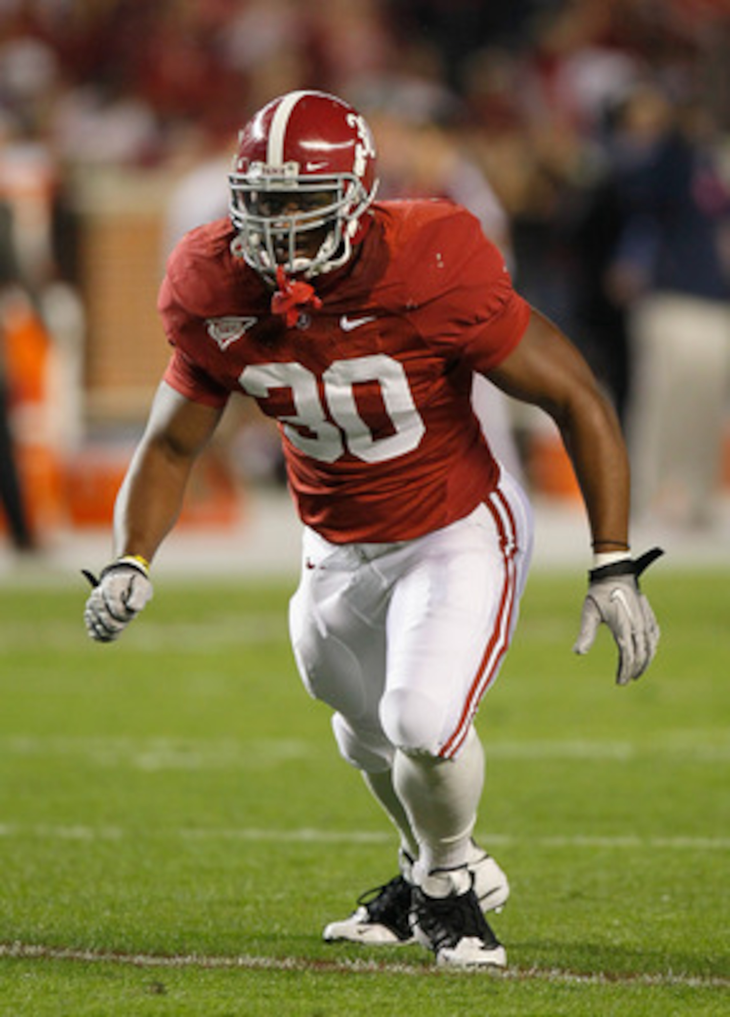TUSCALOOSA, AL - OCTOBER 16:  Dont'a Hightower #30 of the Alabama Crimson Tide against the Ole Miss Rebels at Bryant-Denny Stadium on October 16, 2010 in Tuscaloosa, Alabama.  (Photo by Kevin C. Cox/Getty Images)