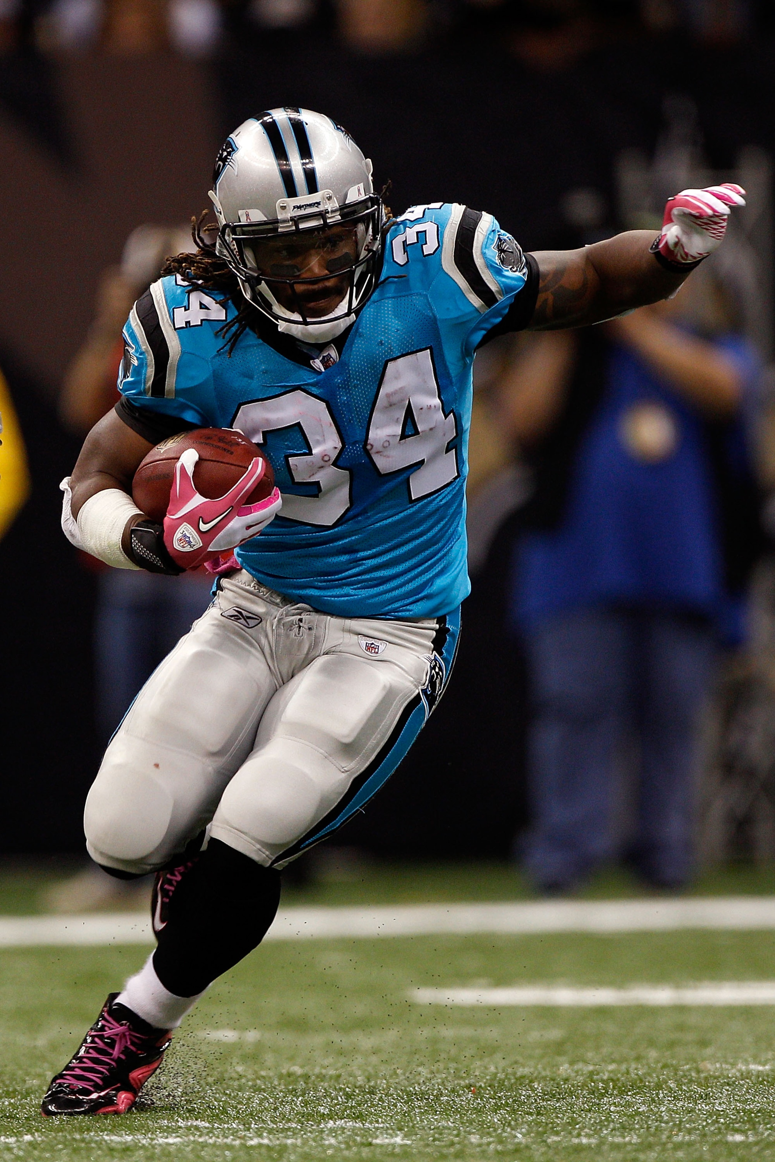 NEW ORLEANS - OCTOBER 03: DeAngelo Williams #34 of the Carolina Panthers in action during the game against the New Orleans Saints at the Louisiana Superdome on October 3, 2010 in New Orleans, Louisiana. (Photo by Chris Graythen/Getty Images) NEW ORLEANS - OCTOBER 03: DeAngelo Williams #34 of the Carolina Panthers in action during the game against the New Orleans Saints at the Louisiana Superdome on October 3, 2010 in New Orleans, Louisiana. (Photo by Chris Graythen/Getty Images)