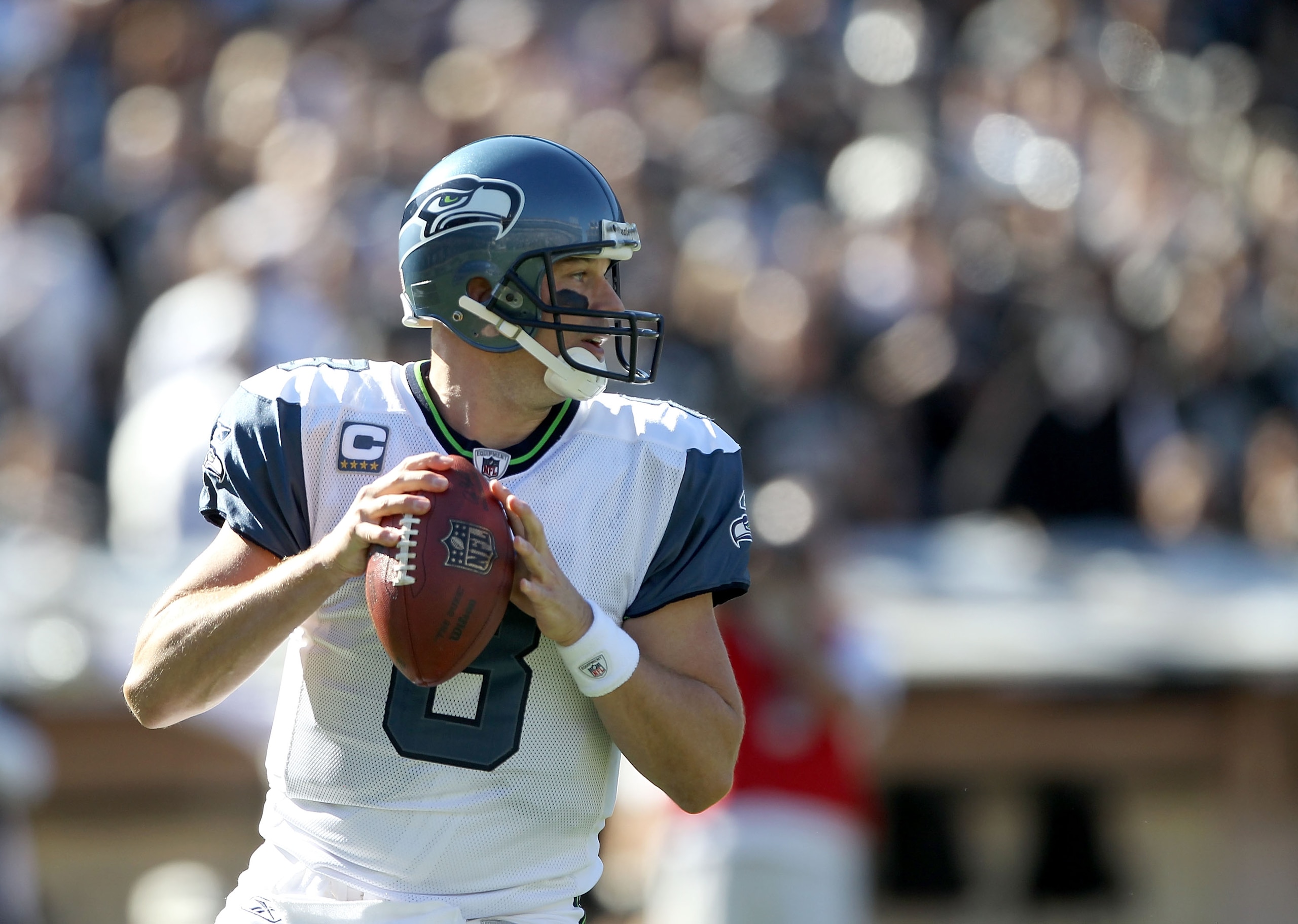 OAKLAND, CA - OCTOBER 31:  Matt Hasselbeck #8 of the Seattle Seahawks in action against the Oakland Raiders at Oakland-Alameda County Coliseum on October 31, 2010 in Oakland, California.  (Photo by Ezra Shaw/Getty Images)
