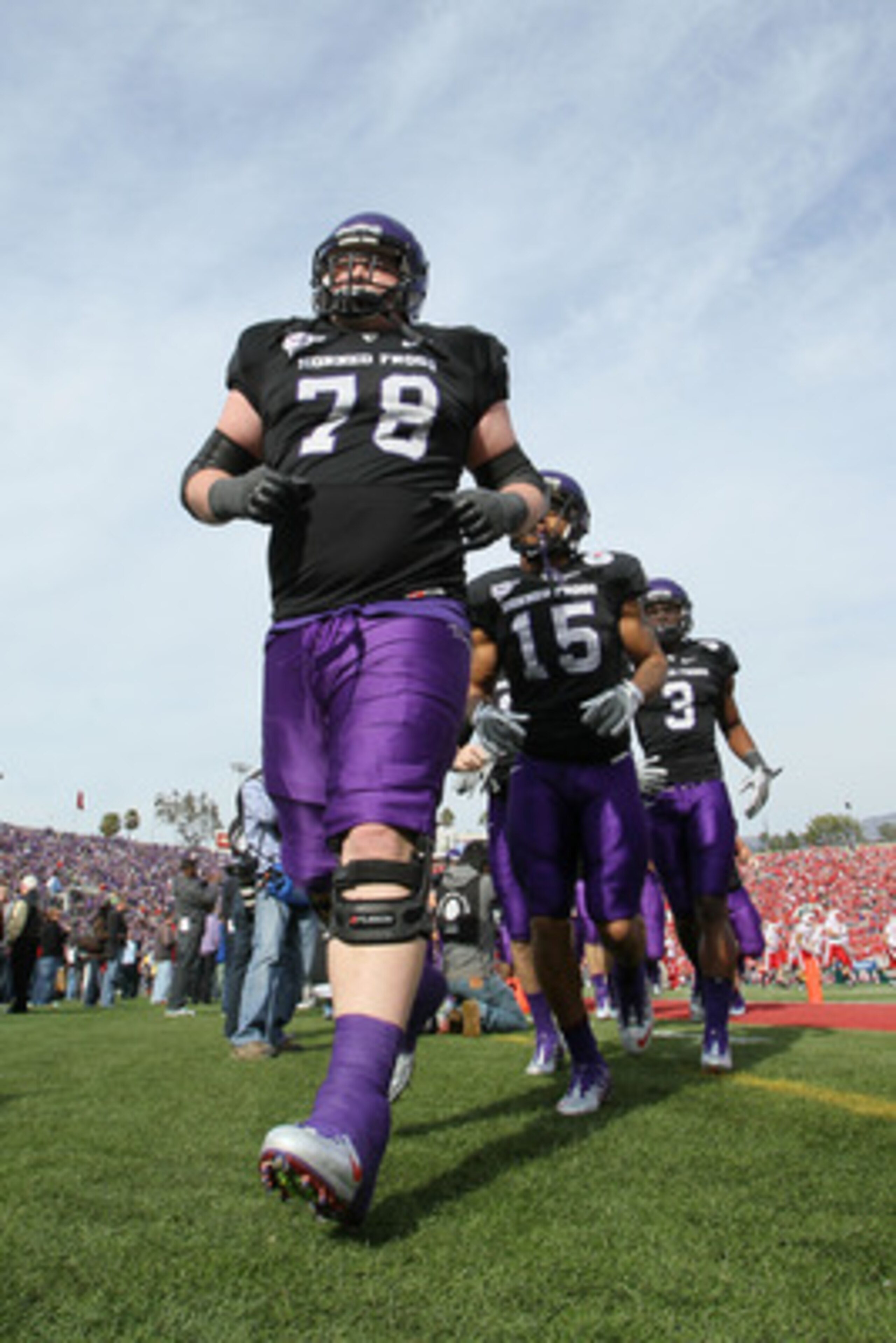 PASADENA, CA - JANUARY 01: Guard Josh Vernon #78 of the TCU Horned Frogs jogs off the field prior to playing the Wisconsin Badgers in the 97th Rose Bowl game on January 1, 2011 in Pasadena, California. (Photo by Stephen Dunn/Getty Images) PASADENA, CA - JANUARY 01: Guard Josh Vernon #78 of the TCU Horned Frogs jogs off the field prior to playing the Wisconsin Badgers in the 97th Rose Bowl game on January 1, 2011 in Pasadena, California. (Photo by Stephen Dunn/Getty Images)