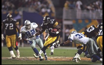 28 Jan 1996:  Running back Bam Morris #33 of the Pittsburgh Steelers moves the ball against the Dallas Cowboys during Super Bowl XXX played at Sun Devil Stadium in Tempe, Arizona.  The Cowboys won, 27-17. Mandatory Credit: Mike Powell  /Allsport