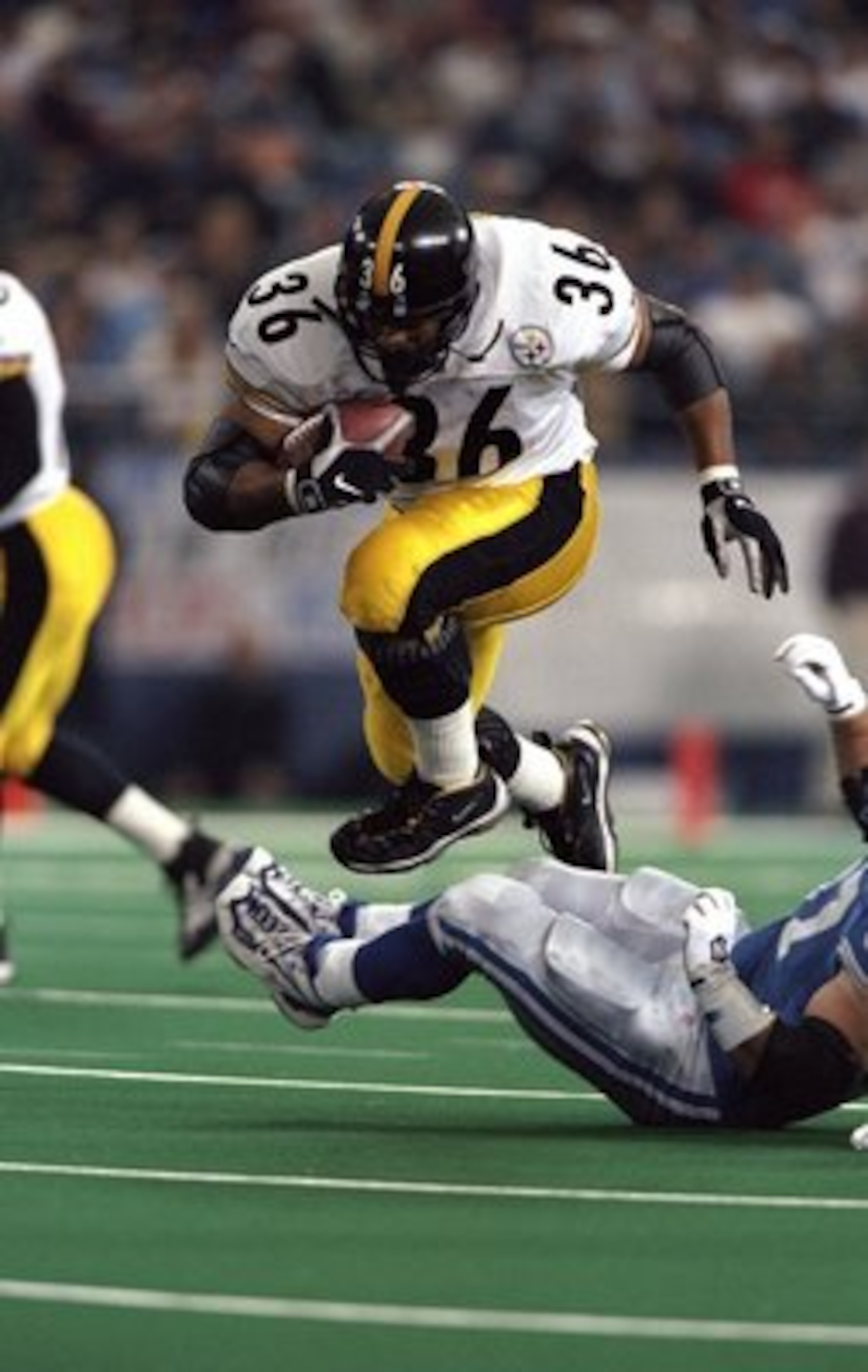 26 Nov 1998: Running back Jerome Bettis #36 of the Pittsburgh Steelers in action during the game against the Detroit Lions at the Pontiac Silverdome in Pontiac, Michigan. The Lions defeated the Steelers 19-16.