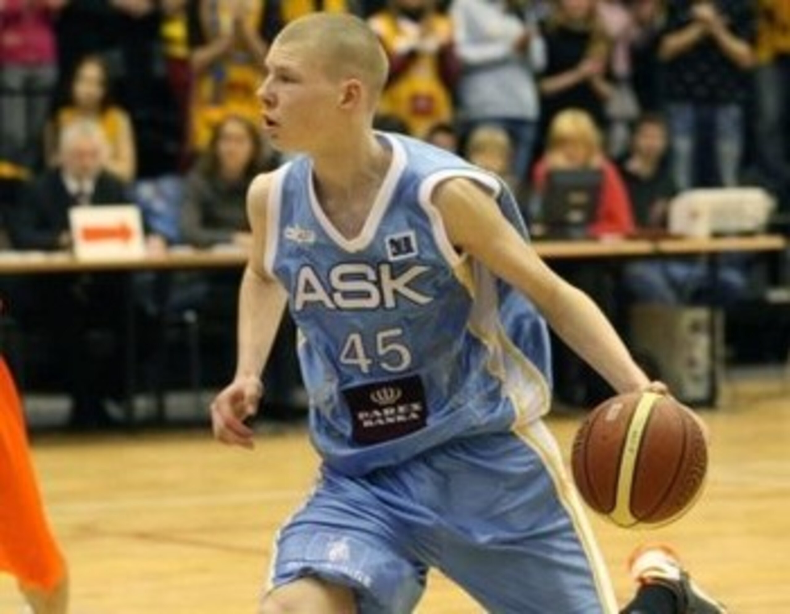 http://www.google.com/imgres?imgurl=http://www.sport-tv.si/images/iman/davis.bertans.jpg&imgrefurl=http://forums.realgm.com/boards/viewtopic.php%3Ff%3D15%26t%3D1082415%26start%3D780&usg=__iF2QT2rTwcxY4CqAmSoGgiPSJos=&h=311&w=400&sz=32&hl=en&start=0&sig2=wziLhz4m6APbk4CgRVGfhA&zoom=1&tbnid=ANfEMTuRHRzjaM:&tbnh=145&tbnw=191&ei=am7cTeiBDIODgAfi_YXoDw&prev=/search%3Fq%3Ddavis%2Bbertans%26um%3D1%26hl%3Den%26client%3Dfirefox-a%26sa%3DN%26rls%3Dorg.mozilla:en-US:official%26biw%3D1024%26bih%3D604%26tbm%3Disch&um=1&itbs=1&iact=hc&vpx=479&vpy=89&dur=4181&hovh=198&hovw=255&tx=158&ty=92&sqi=2&page=1&ndsp=15&ved=1t:429,r:2,s:0