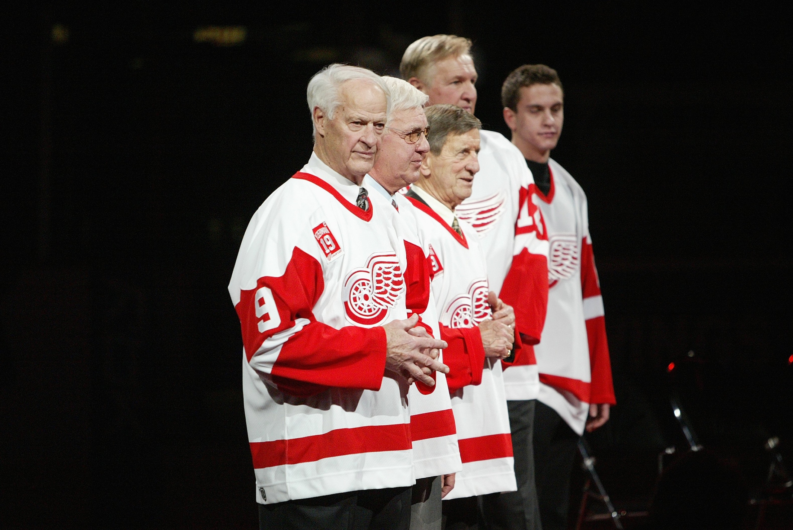 DETROIT - JANUARY 2: Gordie Howe stands on the ice at the jersey retirement ceremony for Steve Yzerman before the Detroit Red Wings game against the Anaheim Ducks at Joe Louis Arena on January 2, 2007 in Detroit, Michigan. The Red Wings won 2-1. (Photo b DETROIT - JANUARY 2: Gordie Howe stands on the ice at the jersey retirement ceremony for Steve Yzerman before the Detroit Red Wings game against the Anaheim Ducks at Joe Louis Arena on January 2, 2007 in Detroit, Michigan. The Red Wings won 2-1. (Photo b