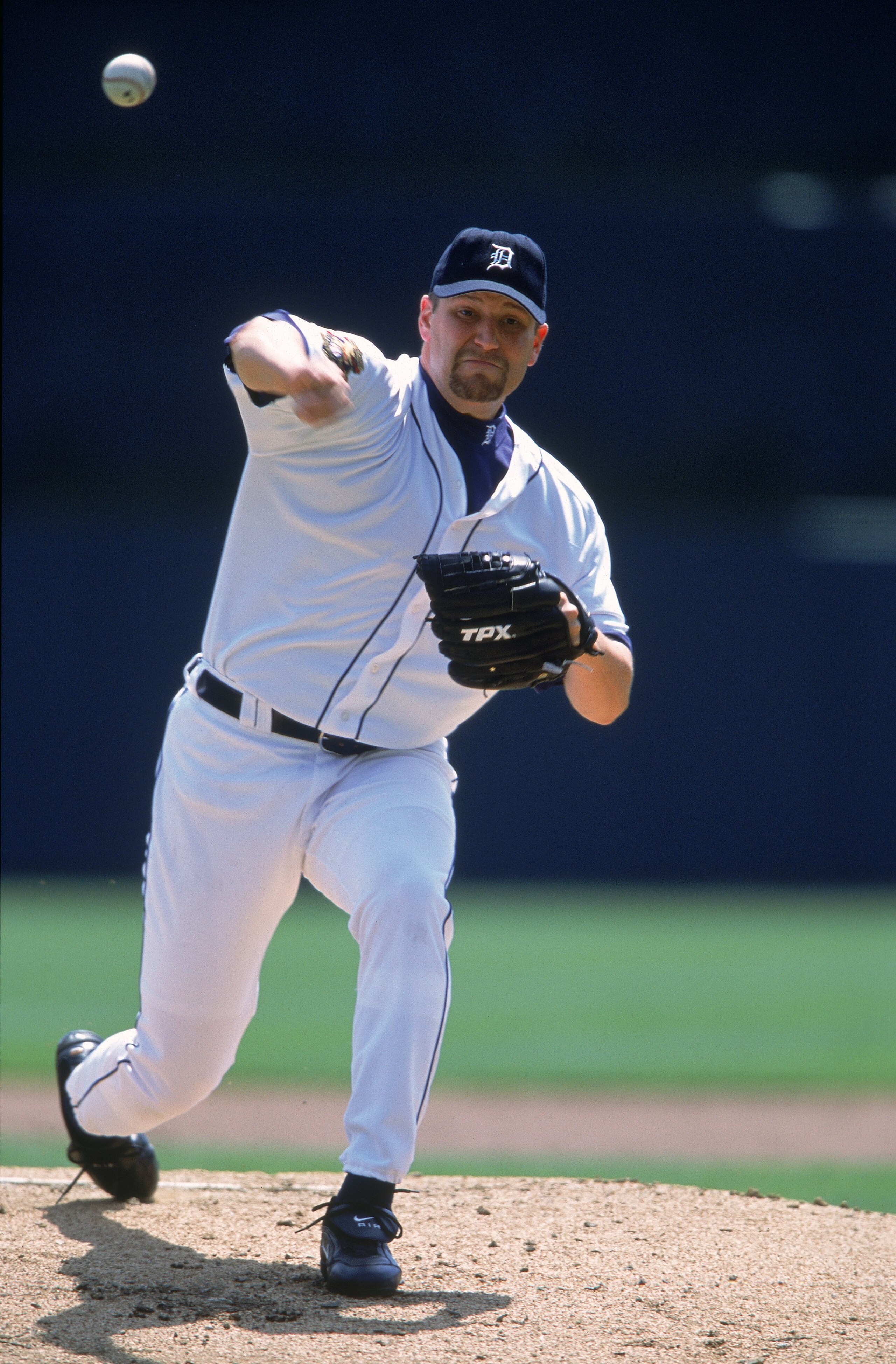 26 Apr 2001:  Chris Holt #41 of the Detroit Tigers throws the ball during the game against the Baltimore Orioles at Comerica Park in Detroit, Michigan. The Tigers defeated the Orioles 8-2.Mandatory Credit: Tom Pigeon  /Allsport