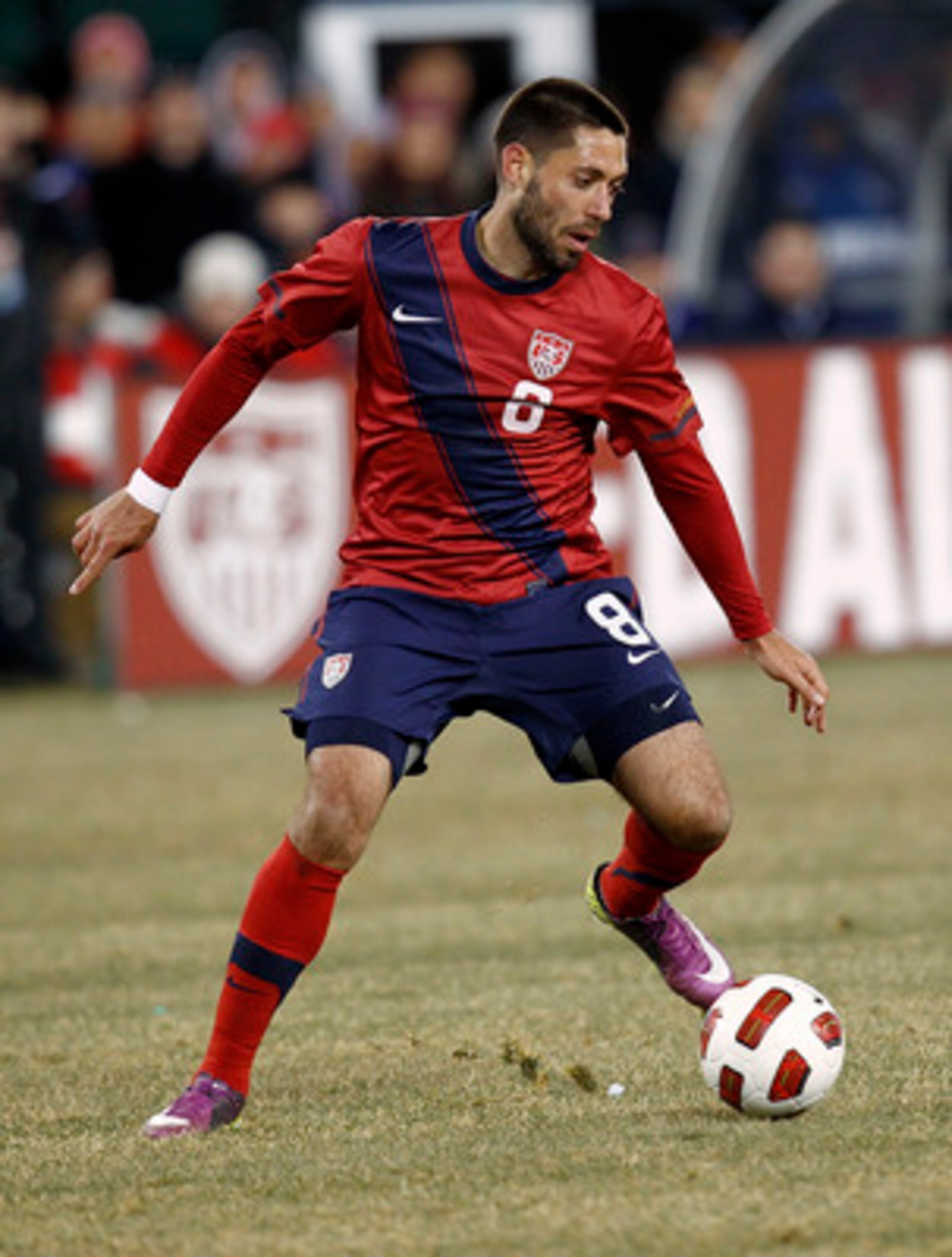 EAST RUTHERFORD, NJ - MARCH 26:  Clint Dempsey #8 of the United States plays during the first half of a friendly match with Argentina at New Meadowlands Stadium on March 26, 2011 in East Rutherford, New Jersey.  (Photo by Jeff Zelevansky/Getty Images)