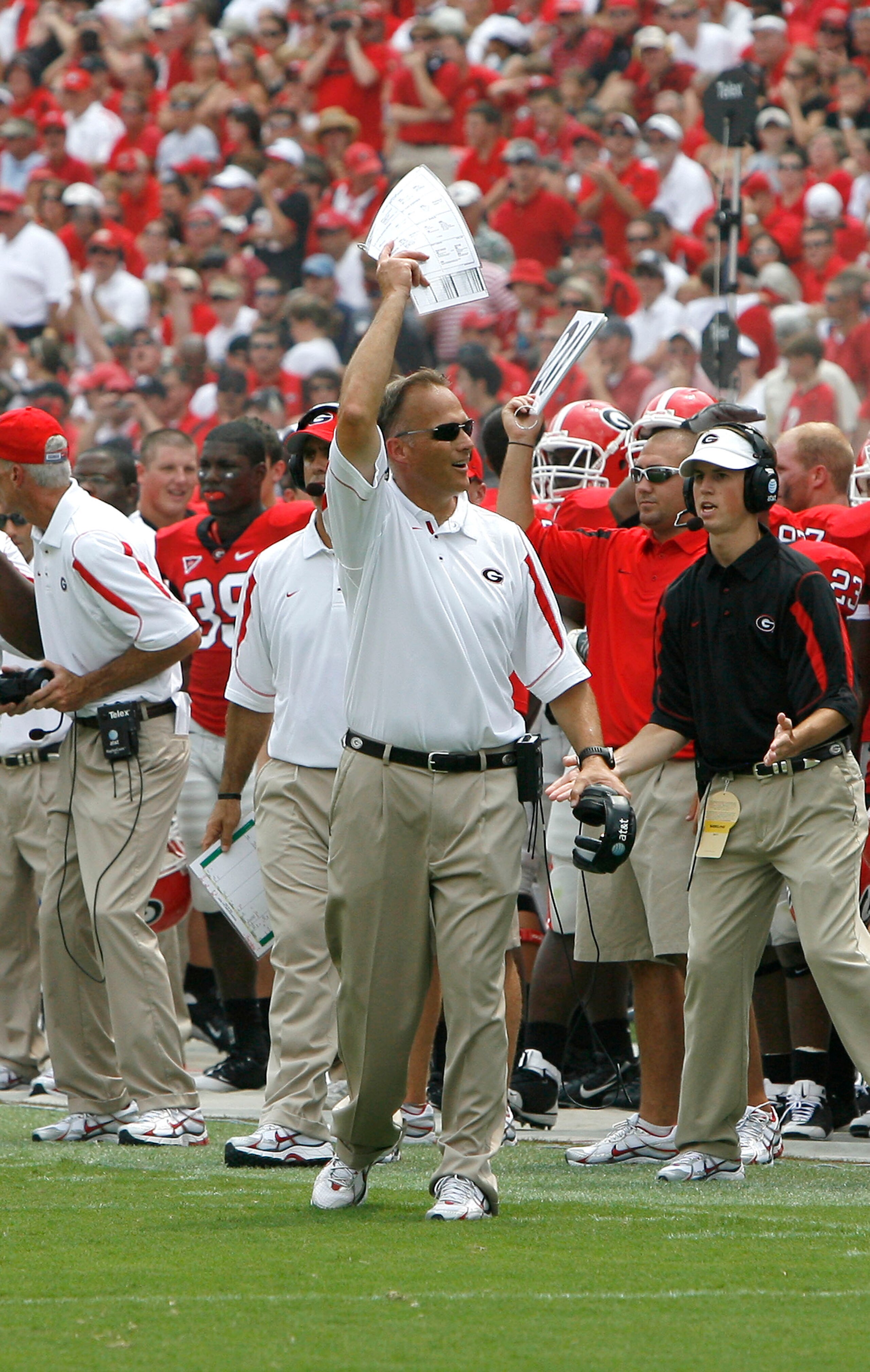 ATHENS - AUGUST 30:  Georgia Bulldogs head coach Mark Richt pumps up the crowd during the game against the Georgia Southern Eagles at Sanford Stadium on August 30, 2008 in Athens, Georgia.  The Bulldogs beat the Eagles 45-21.  (Photo by Mike Zarrilli/Gett
