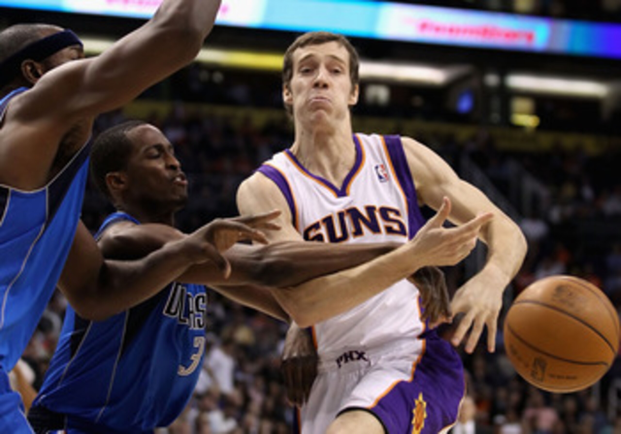PHOENIX, AZ - FEBRUARY 17:  Goran Dragic #2 of the Phoenix Suns loses the ball as he drives to the basket against the Dallas Mavericks during the NBA game at US Airways Center on February 17, 2011 in Phoenix, Arizona.  NOTE TO USER: User expressly acknowl