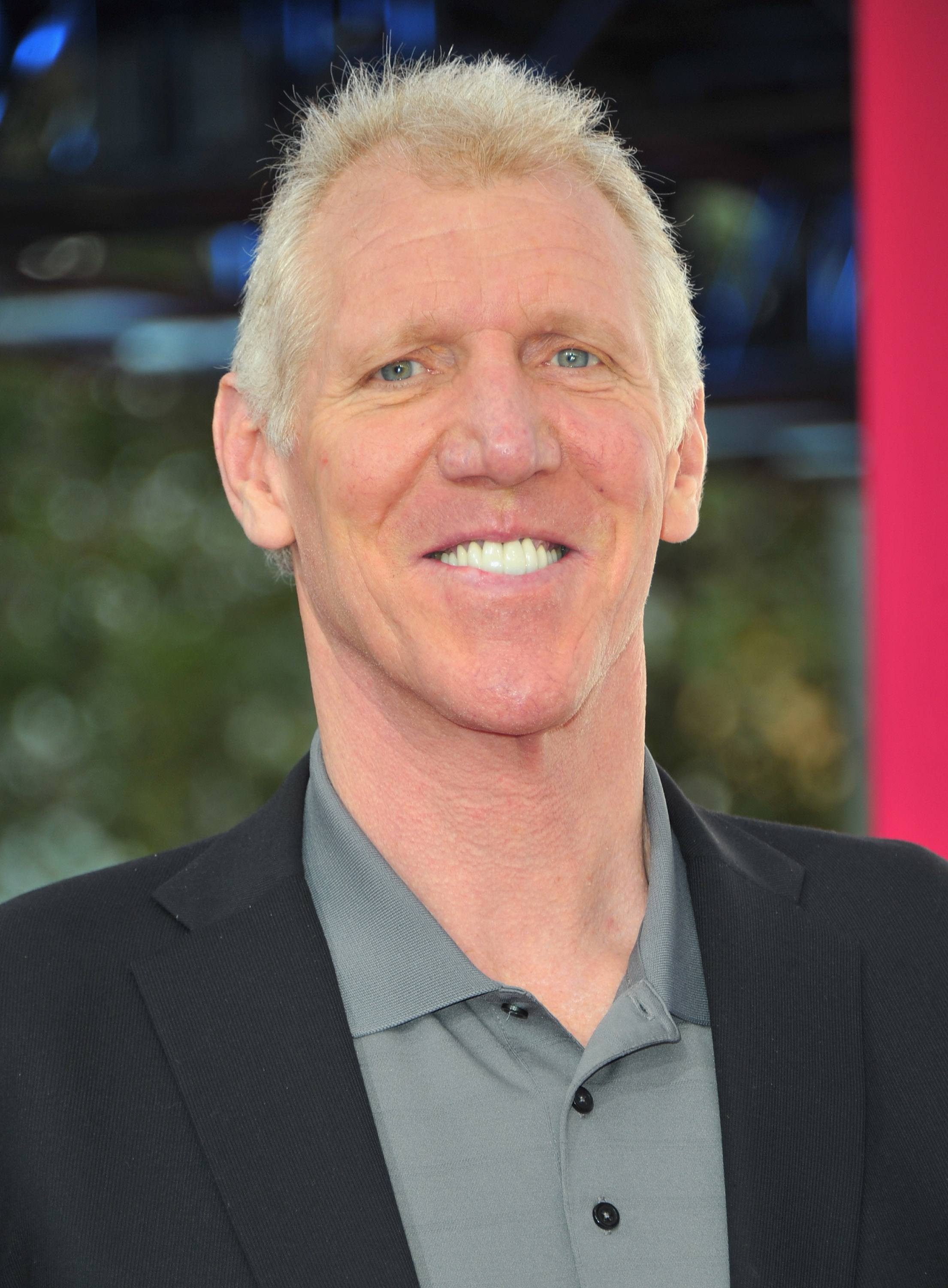 LOS ANGELES, CA - FEBRUARY 20:  Former NBA player Bill Walton arrives to the T-Mobile Magenta Carpet at the 2011 NBA All-Star Game on February 20, 2011 in Los Angeles, California.  (Photo by Alberto E. Rodriguez/Getty Images)