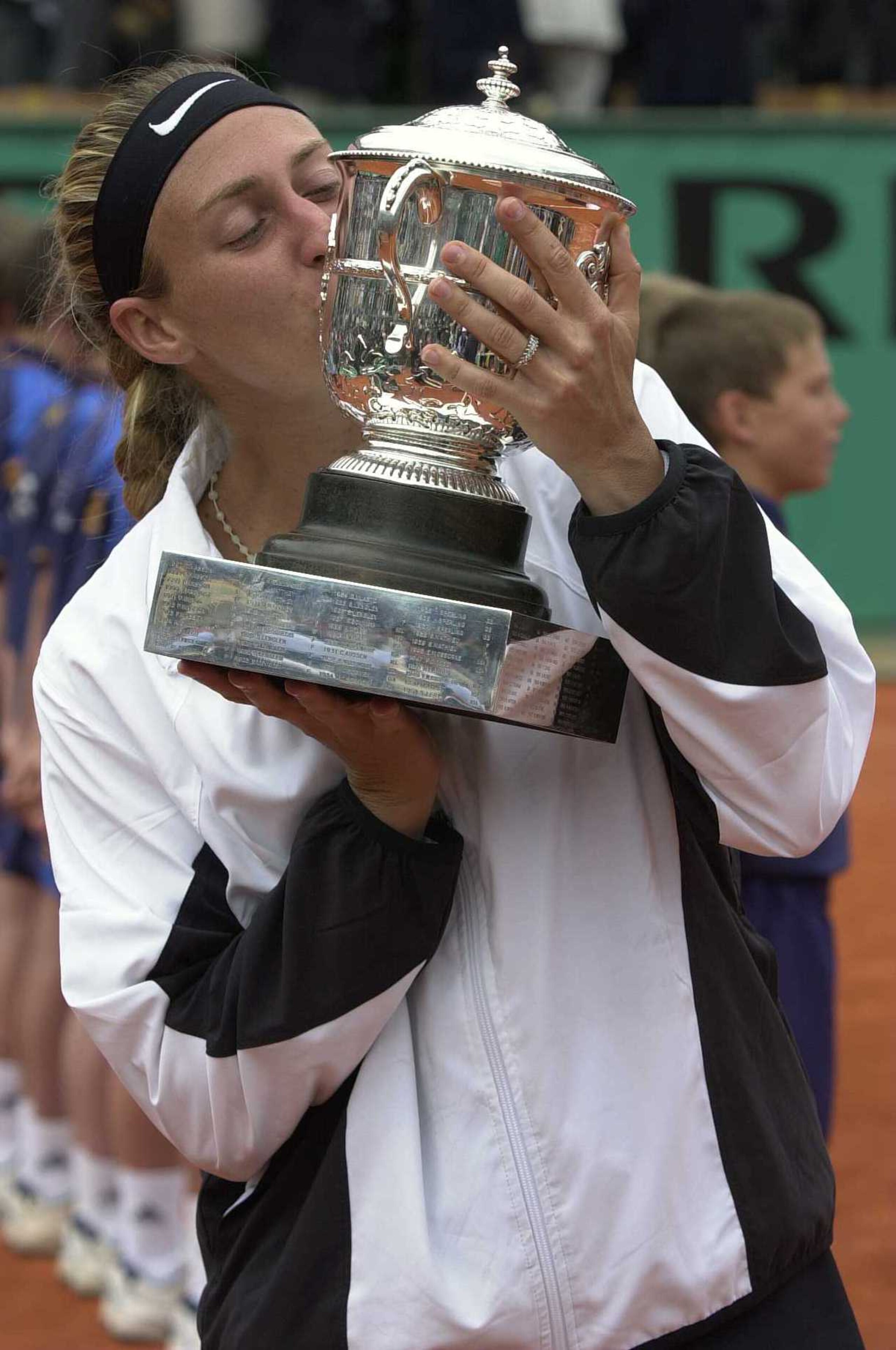 10 June 2000: Mary Pierce of France kisses the trophy after her straight sets victory over Conchita Martinez of Spain  in the Final of the Womens singles at the French Open, Roland Garros, Paris, France. Mandatory Credit: Clive Brunskill/ALLSPORT