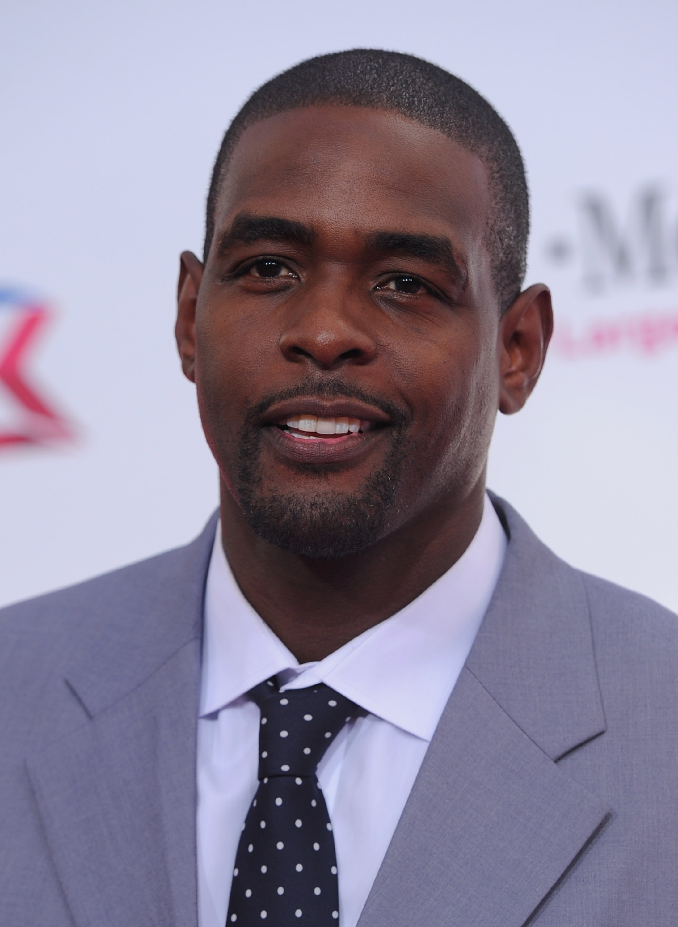 LOS ANGELES, CA - FEBRUARY 20:  Former NBA player Chris Webber arrives to the T-Mobile Magenta Carpet at the 2011 NBA All-Star Game on February 20, 2011 in Los Angeles, California.  (Photo by Alberto E. Rodriguez/Getty Images)