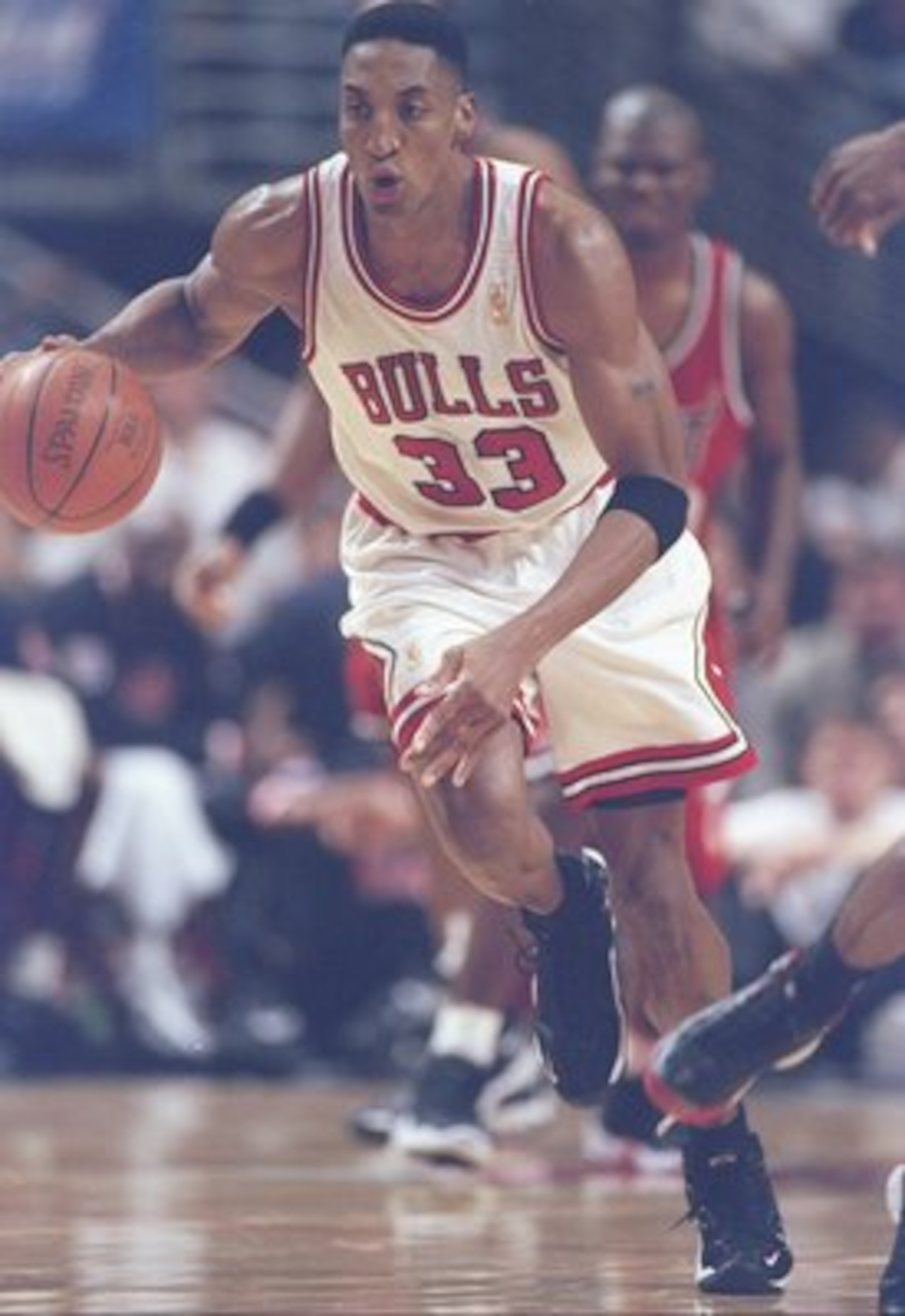 20 May 1997:  Chicago Bulls forward Scottie Pippen dribbles up the court during playoff game against the Miami Heat at the United Center in Chicago, Illinois.  The Bulls won the game 84-77. Mandatory Credit: Jonathan Daniel  /Allsport