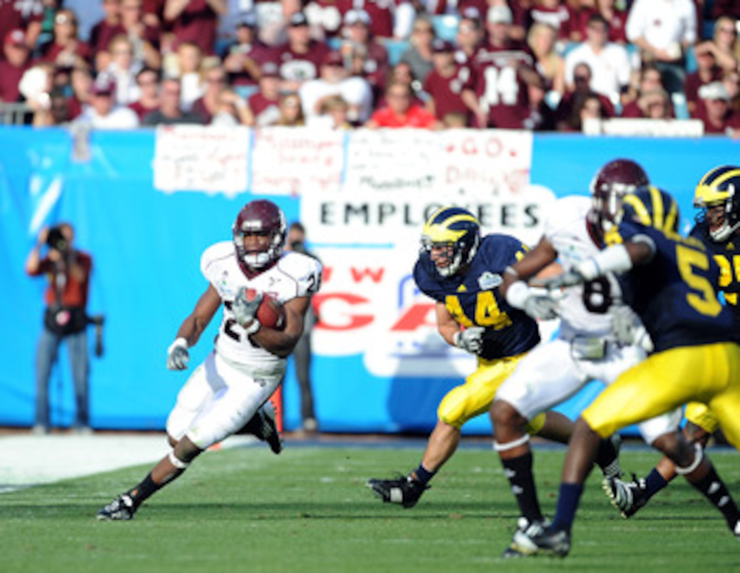 JACKSONVILLE, FL - JANUARY 01: Running back Vick Ballard #28 of the Mississippi State Bulldogs rushes against the Michigan Wolverines during the Gator Bowl at EverBank Field on January 1, 2011 in Jacksonville, Florida (Photo by Rick Dole/Getty Images) JACKSONVILLE, FL - JANUARY 01: Running back Vick Ballard #28 of the Mississippi State Bulldogs rushes against the Michigan Wolverines during the Gator Bowl at EverBank Field on January 1, 2011 in Jacksonville, Florida (Photo by Rick Dole/Getty Images)