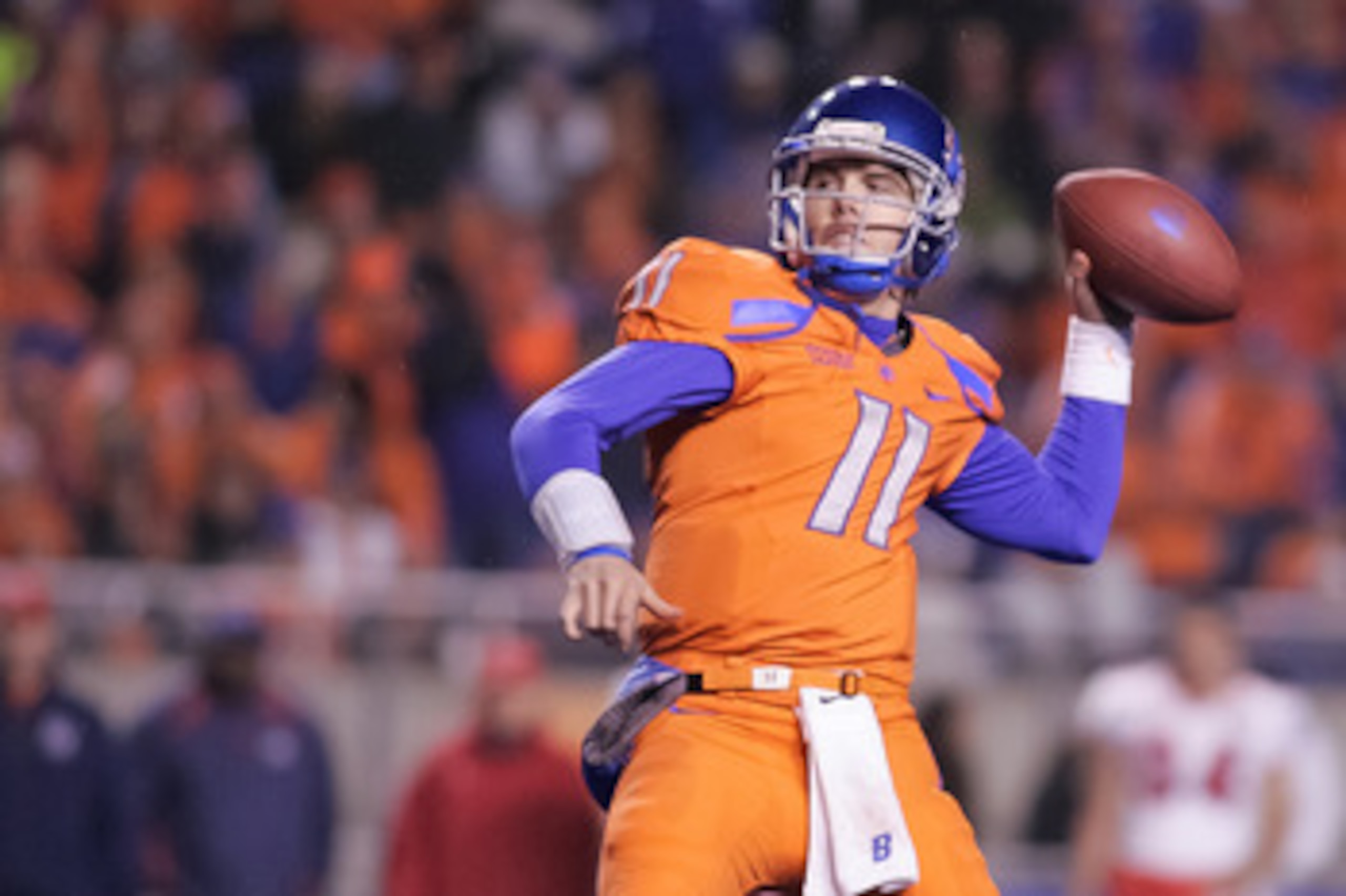 BOISE, ID - NOVEMBER 19: Kellen Moore #11 of the Boise State Broncos passes against the Fresno State Bulldogs at Bronco Stadium on November 19, 2010 in Boise, Idaho. (Photo by Otto Kitsinger III/Getty Images) BOISE, ID - NOVEMBER 19: Kellen Moore #11 of the Boise State Broncos passes against the Fresno State Bulldogs at Bronco Stadium on November 19, 2010 in Boise, Idaho. (Photo by Otto Kitsinger III/Getty Images)