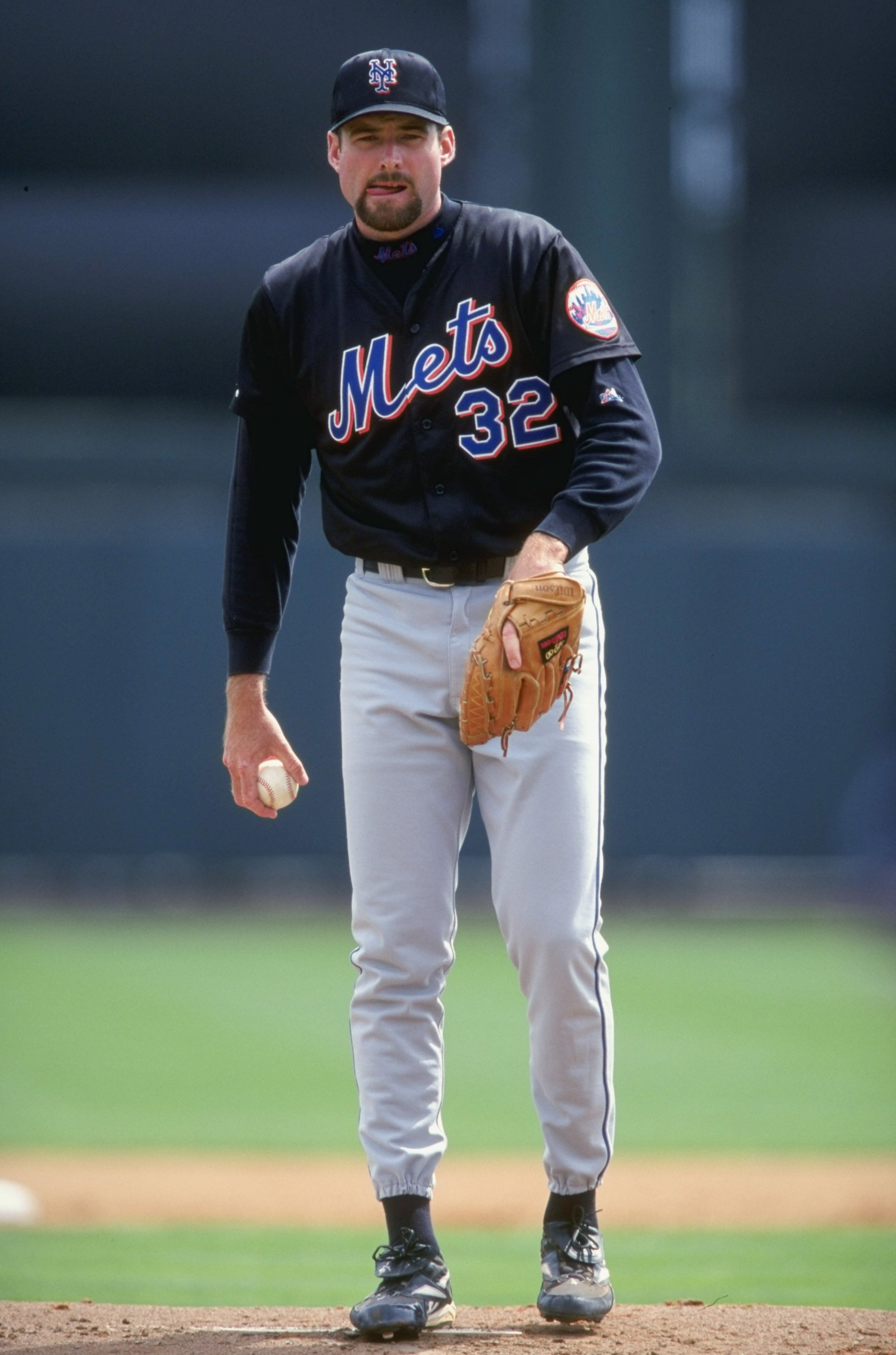9 Mar 1999: Pitcher Paul Wilson #32 of the New York Mets looks to throw during the Spring Training game against the Atlanta Braves at the Disney''s Wide World of Sports Complex in Kissimmee, Florida. The Mets defeated the Braves 9-3. Mandatory Credit: And