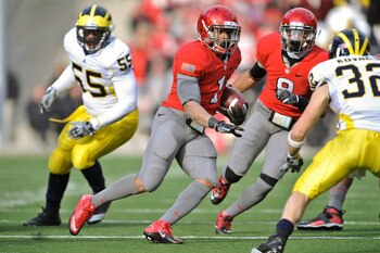COLUMBUS, OH - NOVEMBER 27:  Dan Herron #1 of the Ohio State Buckeyes  runs with the ball against the Michigan Wolverines at Ohio Stadium on November 27, 2010 in Columbus, Ohio.  (Photo by Jamie Sabau/Getty Images)