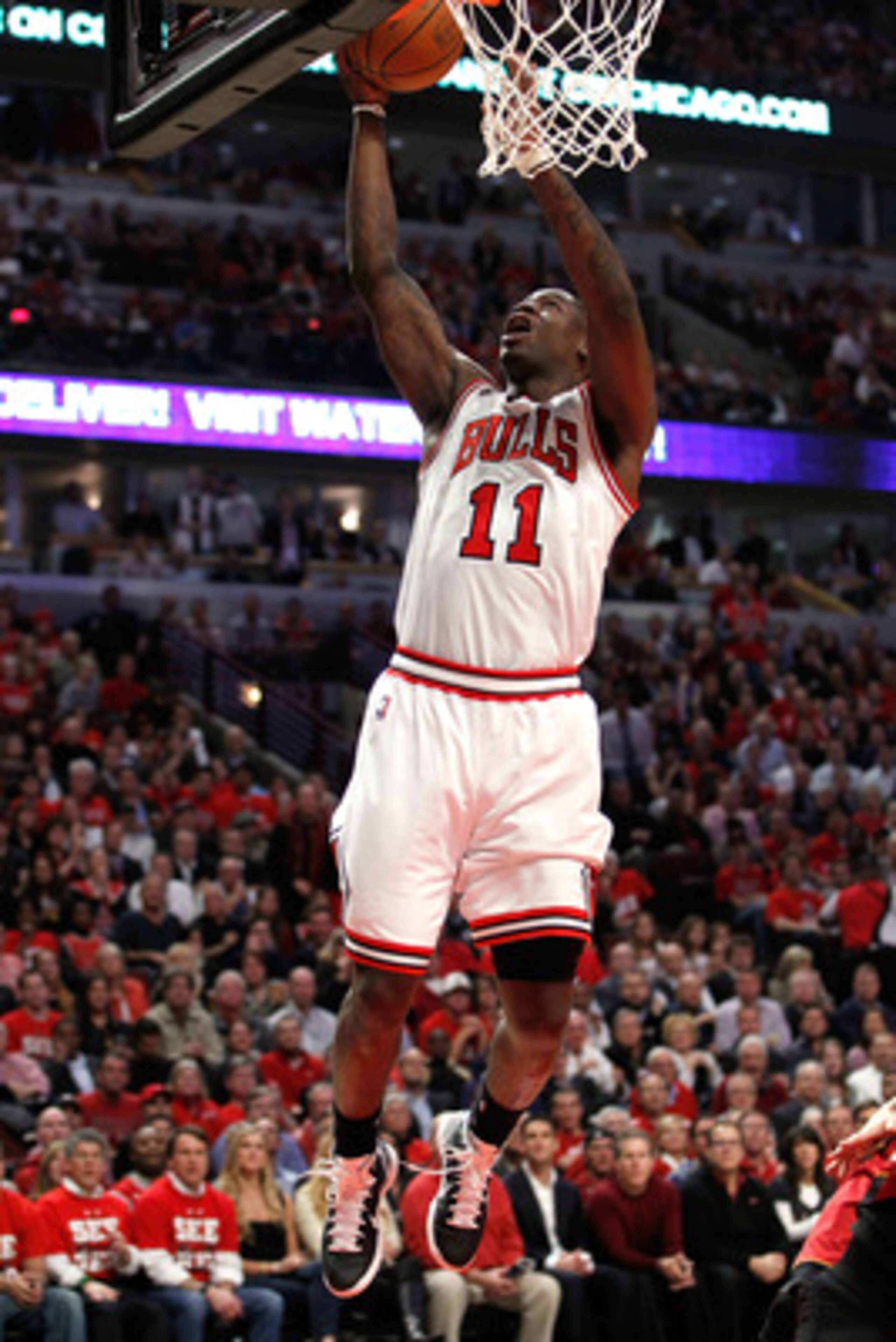 CHICAGO, IL - MAY 18: Ronnie Brewer #11 of the Chicago Bulls drives for a shot attempt against the Miami Heat  in Game Two of the Eastern Conference Finals during the 2011 NBA Playoffs on May 18, 2011 at the United Center in Chicago, Illinois. NOTE TO USE