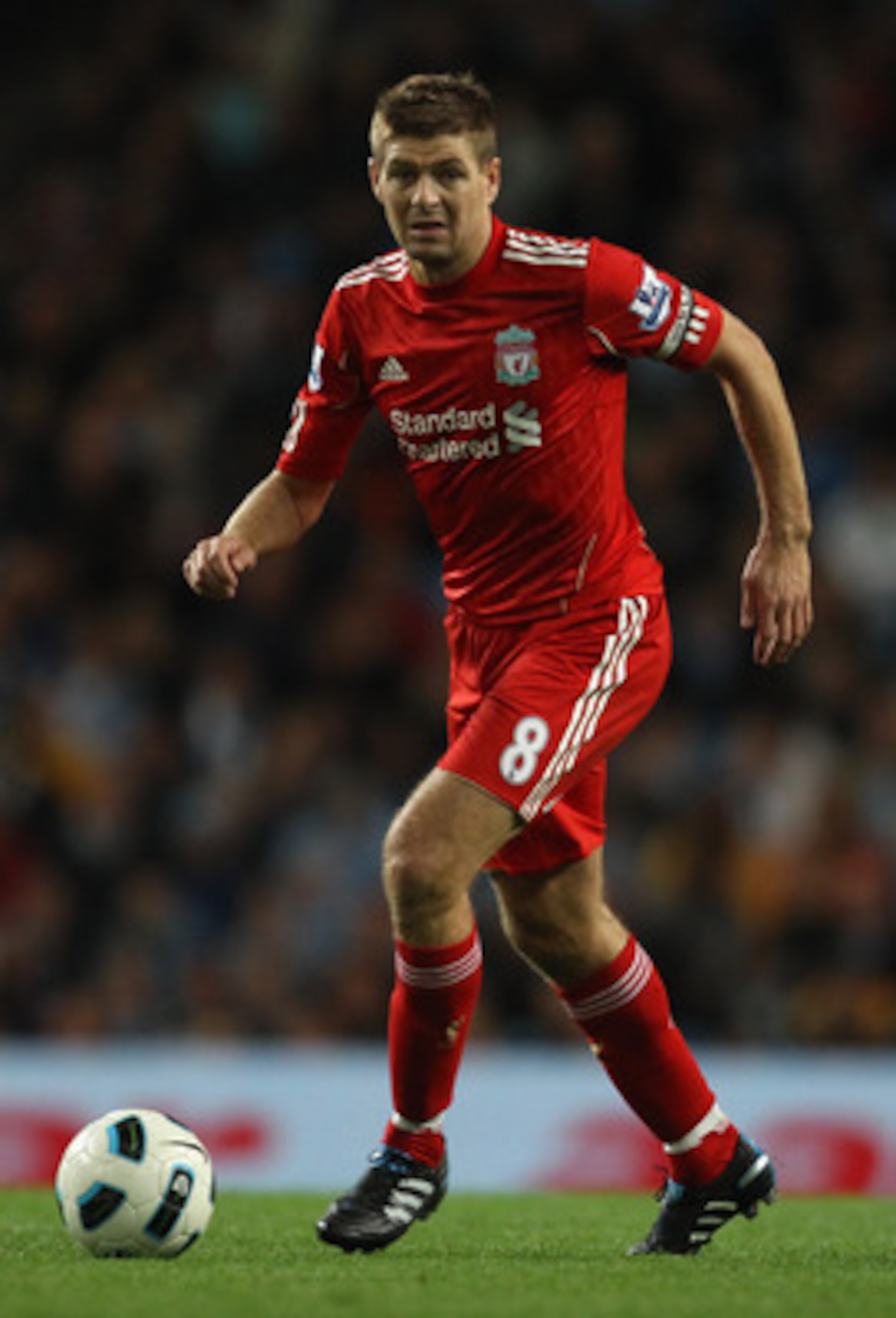 MANCHESTER, ENGLAND - AUGUST 23:  Steven Gerrard of Liverpool during the Barclays Premier League match between Manchester City and Liverpool at City of Manchester Stadium on August 23, 2010 in Manchester, England.  (Photo by Alex Livesey/Getty Images)