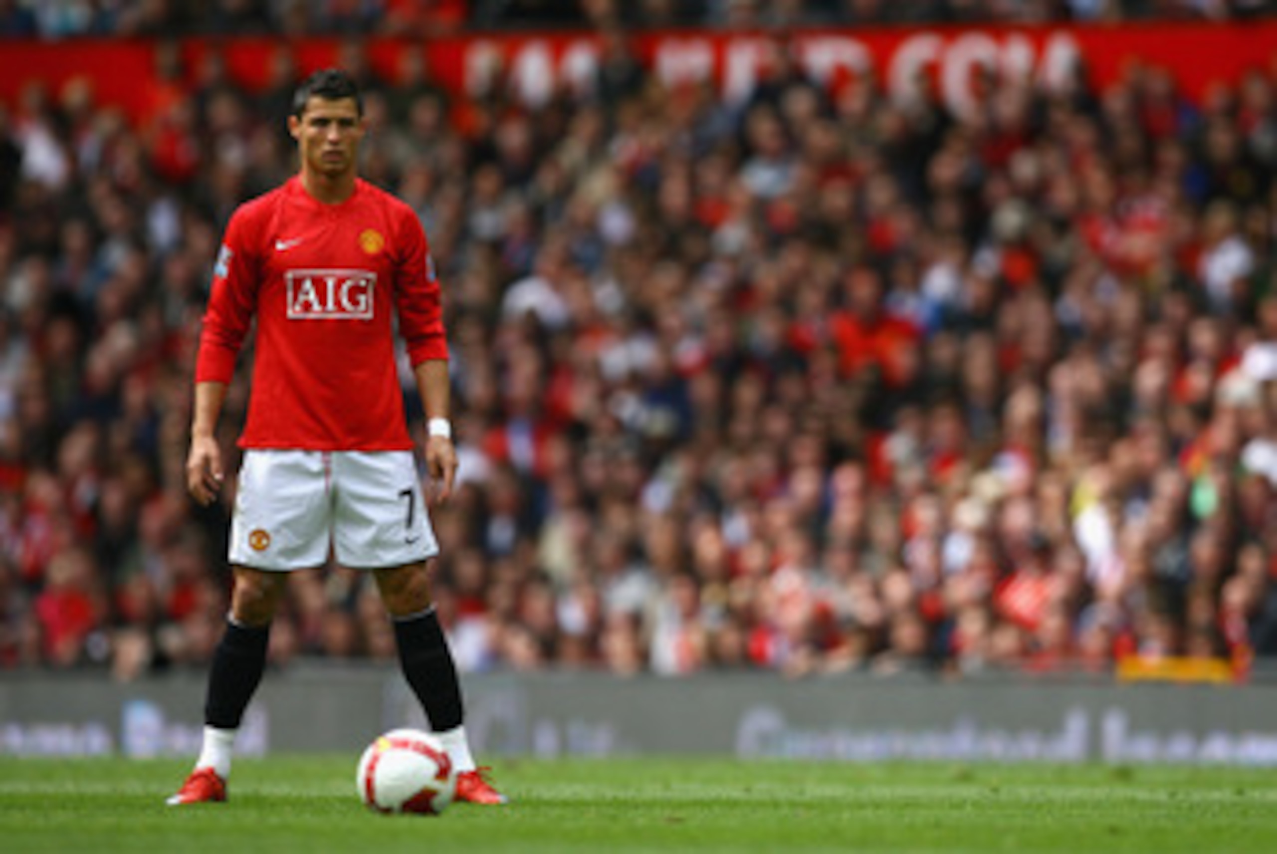 MANCHESTER, ENGLAND - MAY 10:  Cristiano Ronaldo of Manchester United lines up a free kick during the Barclays Premier League match between Manchester United and Manchester City at Old Trafford on May 10, 2009 in Manchester, England.  (Photo by Alex Lives