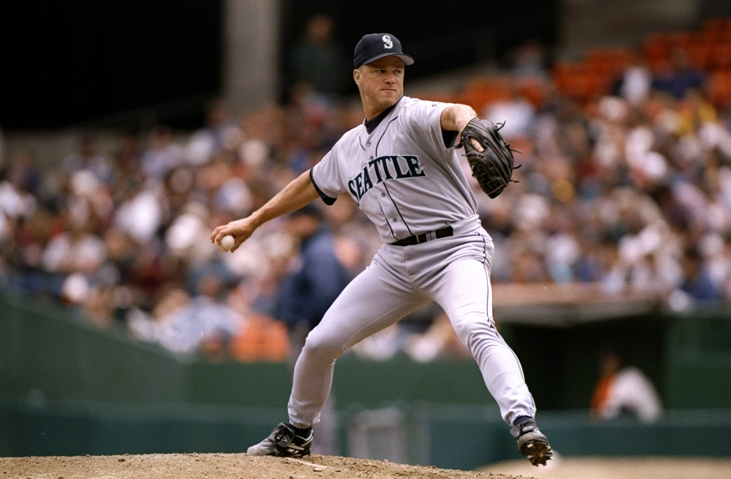 10 Jun 1998:  Bill Swift #26 of the Seattle Mariners in action during a game against the San Francisco Giants at 3 Com Park in San Francisco, California. The Mariners defeated the Giants 4-1. Mandatory Credit: Otto Greule Jr.  /Allsport