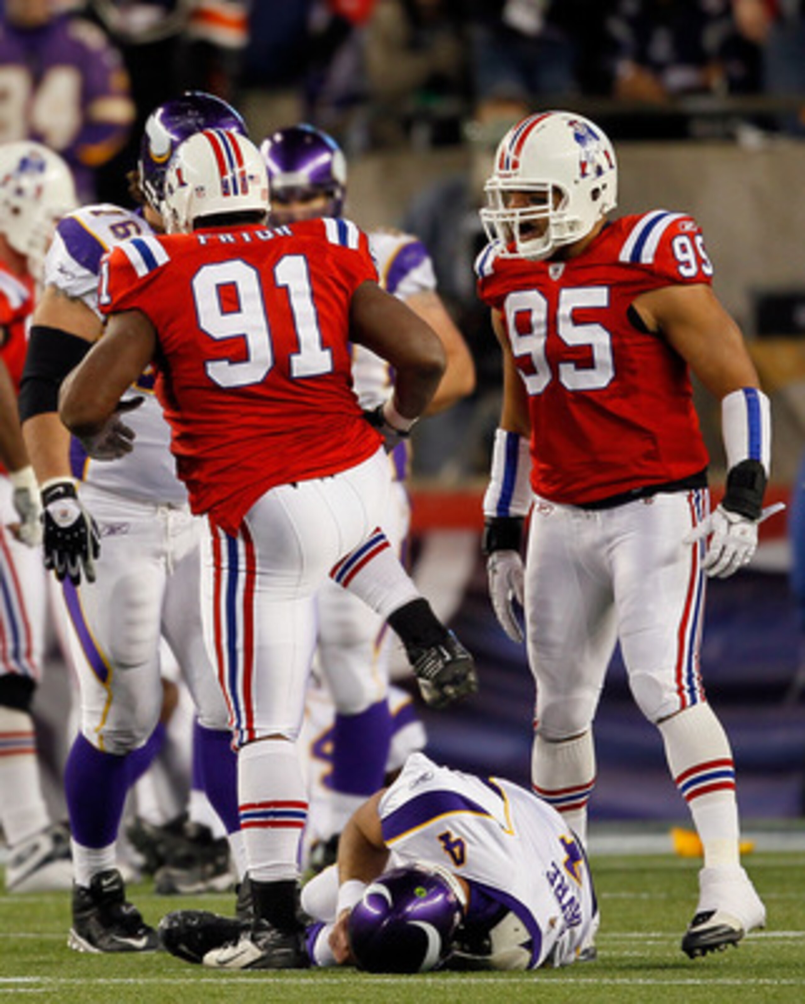 FOXBORO, MA - OCTOBER 31: Brett Favre #4 of the Minnesota Vikings is injured after he was hit by defensive tackle Myron Pryor #91 of the New England Patriots in the fourth quarter against the New England Patriots at Gillette Stadium on October 31, 2010 i FOXBORO, MA - OCTOBER 31: Brett Favre #4 of the Minnesota Vikings is injured after he was hit by defensive tackle Myron Pryor #91 of the New England Patriots in the fourth quarter against the New England Patriots at Gillette Stadium on October 31, 2010 i