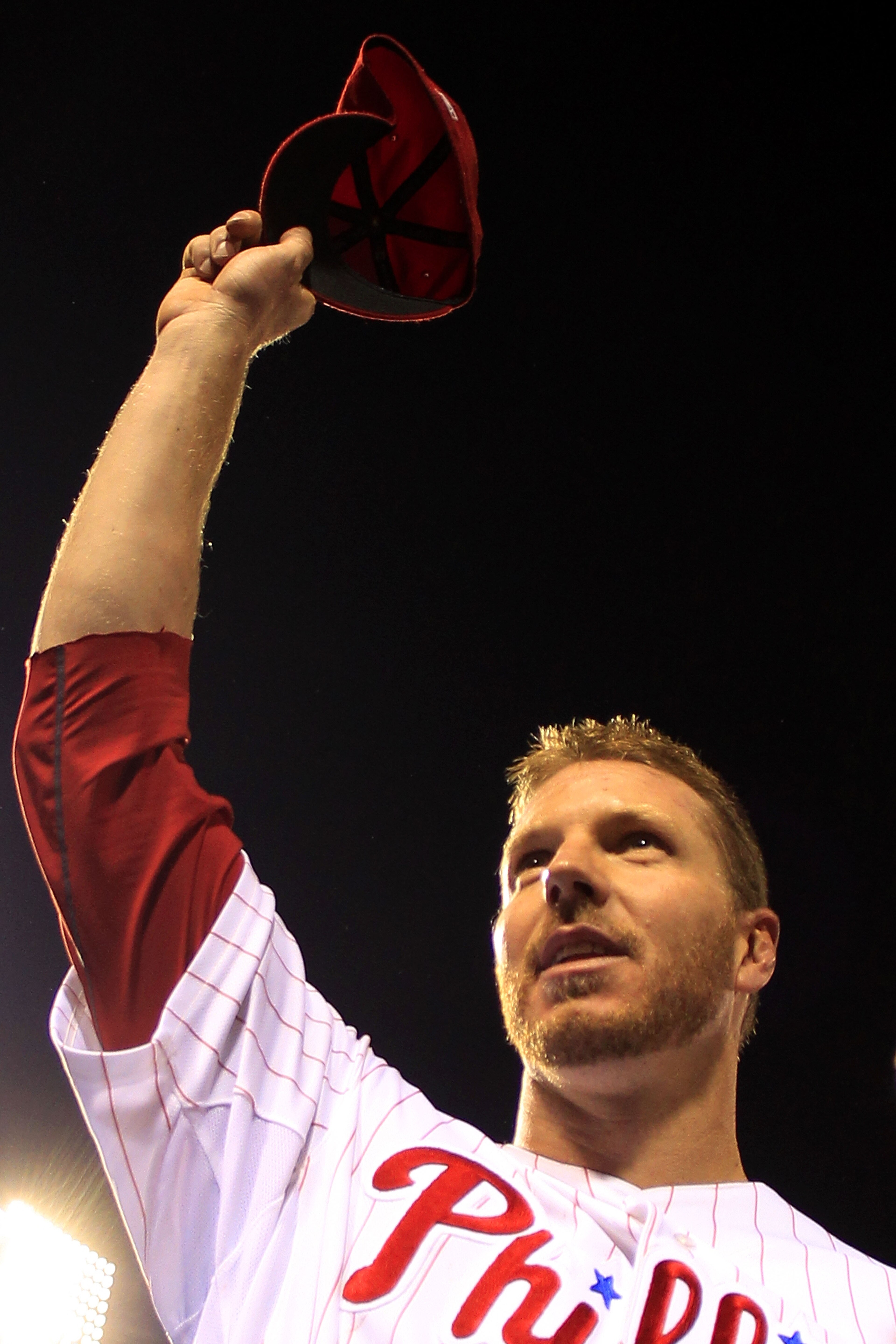 PHILADELPHIA - OCTOBER 06: Roy Halladay #34 of the Philadelphia Phillies waves to the crowd after pitching a no-hitter in Game 1 of the NLDS against the Cincinnati Reds at Citizens Bank Park on October 6, 2010 in Philadelphia, Pennsylvania.The Phillies de PHILADELPHIA - OCTOBER 06: Roy Halladay #34 of the Philadelphia Phillies waves to the crowd after pitching a no-hitter in Game 1 of the NLDS against the Cincinnati Reds at Citizens Bank Park on October 6, 2010 in Philadelphia, Pennsylvania.The Phillies de