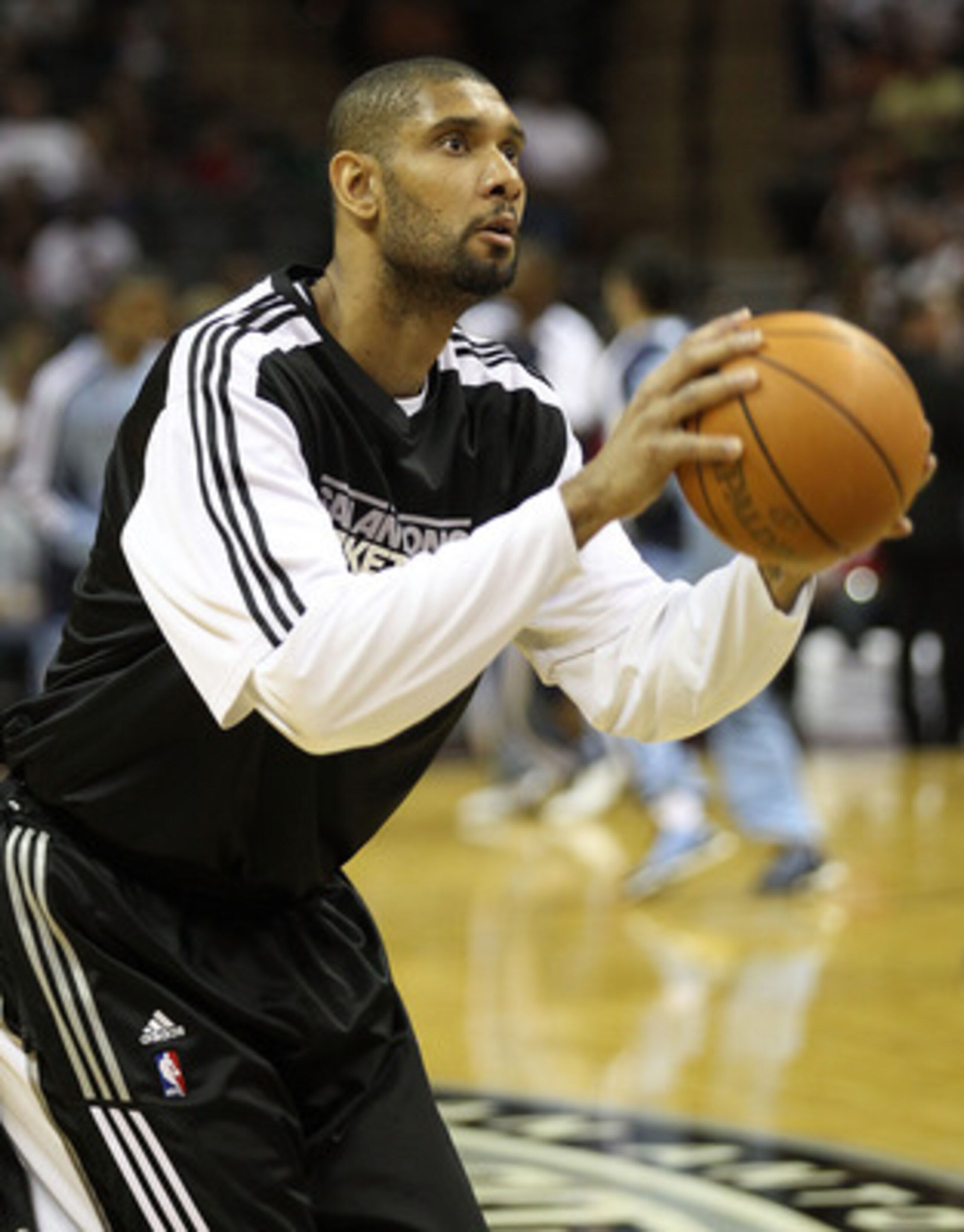 SAN ANTONIO, TX - APRIL 27:  Tim Duncan #21 of the San Antionio Spurs warms up prior to his game against the Memphis Grizzlies in Game Five of the Western Conference Quarterfinals in the 2011 NBA Playoffs on April 27, 2011 at AT&T Center in San Antonio, T