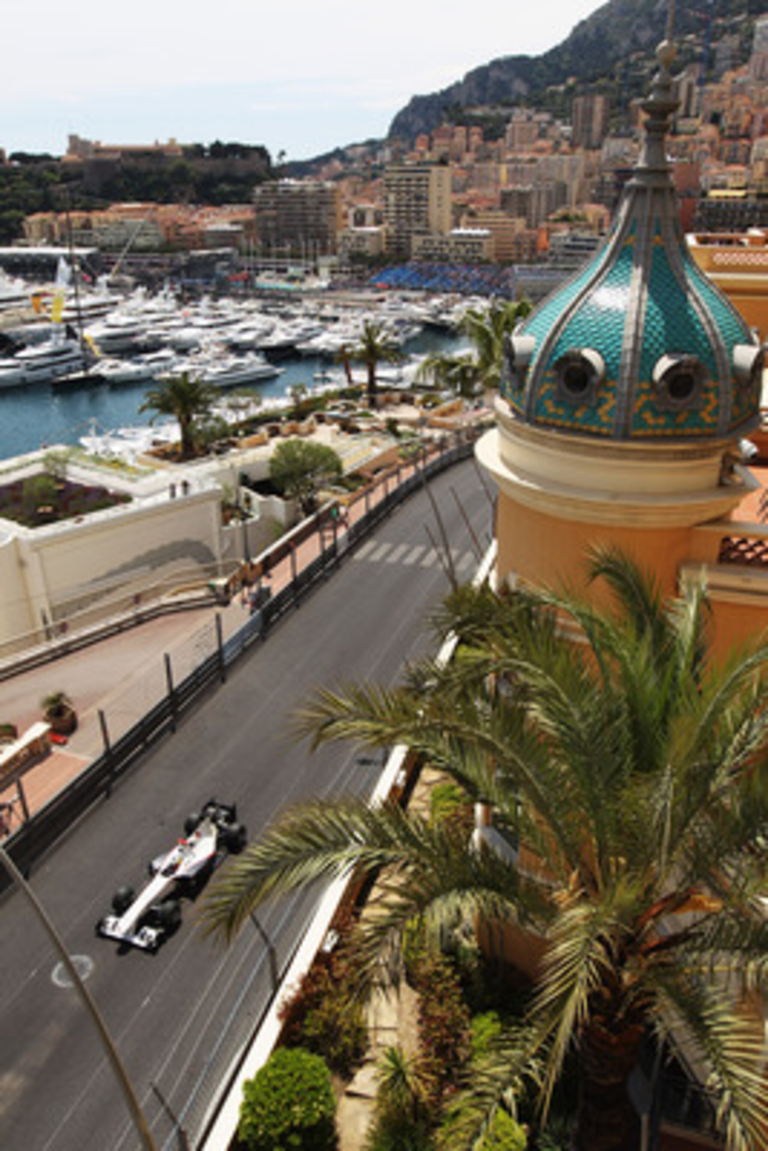 MONTE CARLO, MONACO - MAY 15:  Pedro de la Rosa of Spain and BMW Sauber drives during qualifying for the Monaco Formula One Grand Prix at the Monte Carlo Circuit on May 15, 2010 in Monte Carlo, Monaco.  (Photo by Mark Thompson/Getty Images)