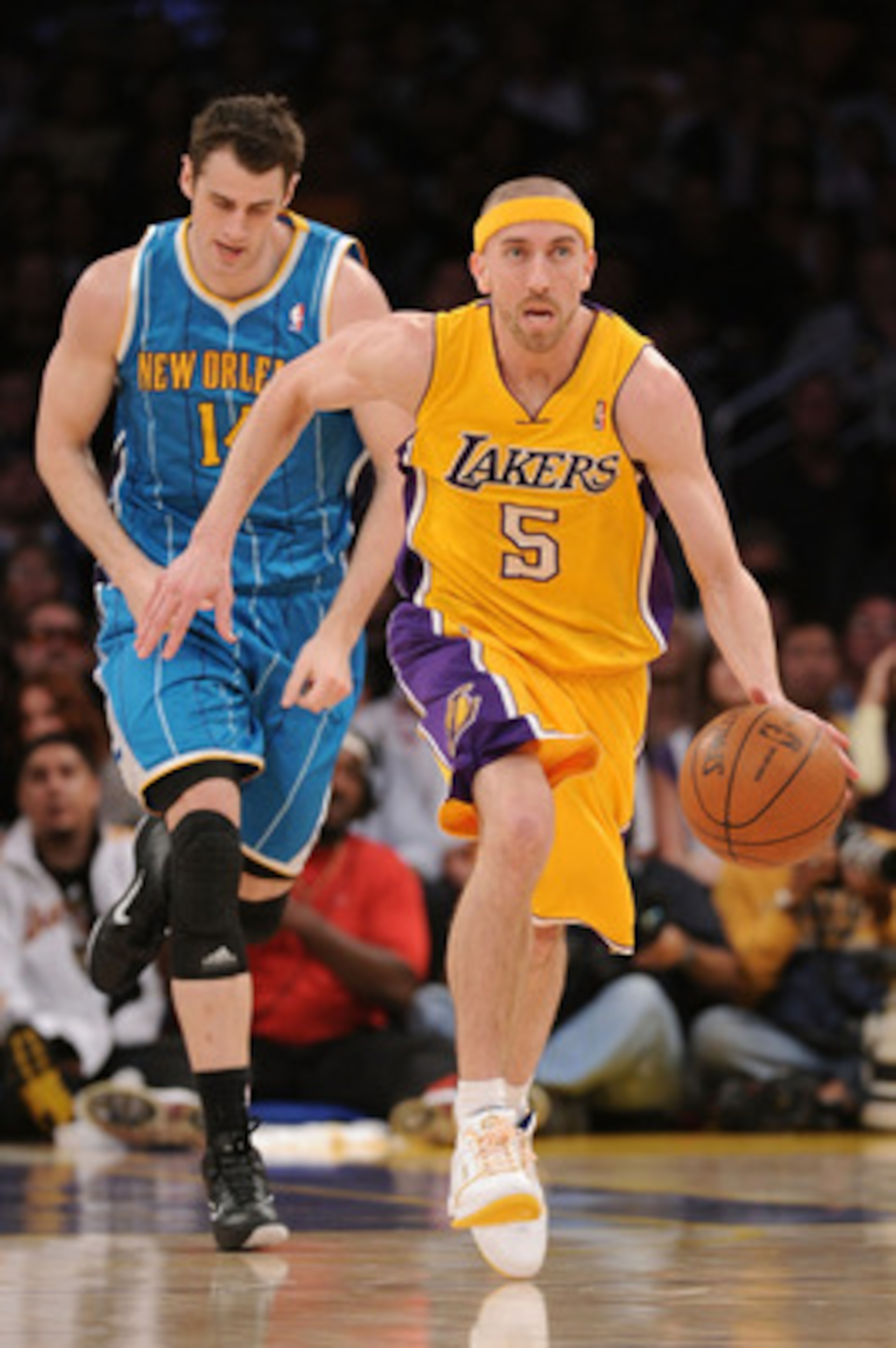LOS ANGELES, CA - APRIL 20:  Steve Blake #5 of the Los Angeles Lakers moves the ball while taking on the New Orleans Hornets in Game Two of the Western Conference Quarterfinals in the 2011 NBA Playoffs on April 20, 2011 at Staples Center in Los Angeles, C