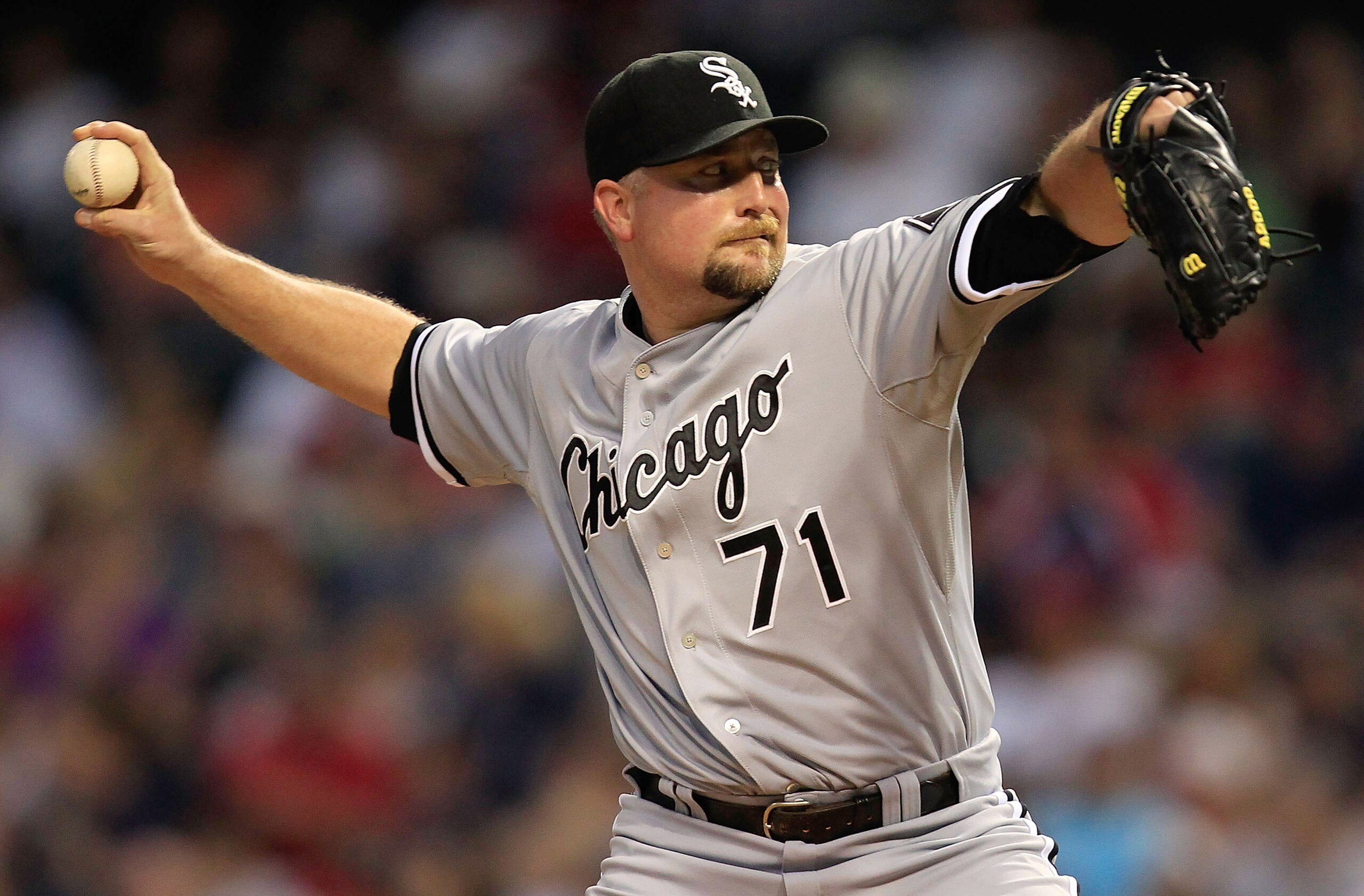CLEVELAND - MAY 25: Scott Linebrink #71 of the Chicago White Sox pitches against the Cleveland Indians during the game on May 25, 2010 at Progressive Field in Cleveland, Ohio. (Photo by Jared Wickerham/Getty Images) CLEVELAND - MAY 25: Scott Linebrink #71 of the Chicago White Sox pitches against the Cleveland Indians during the game on May 25, 2010 at Progressive Field in Cleveland, Ohio. (Photo by Jared Wickerham/Getty Images)