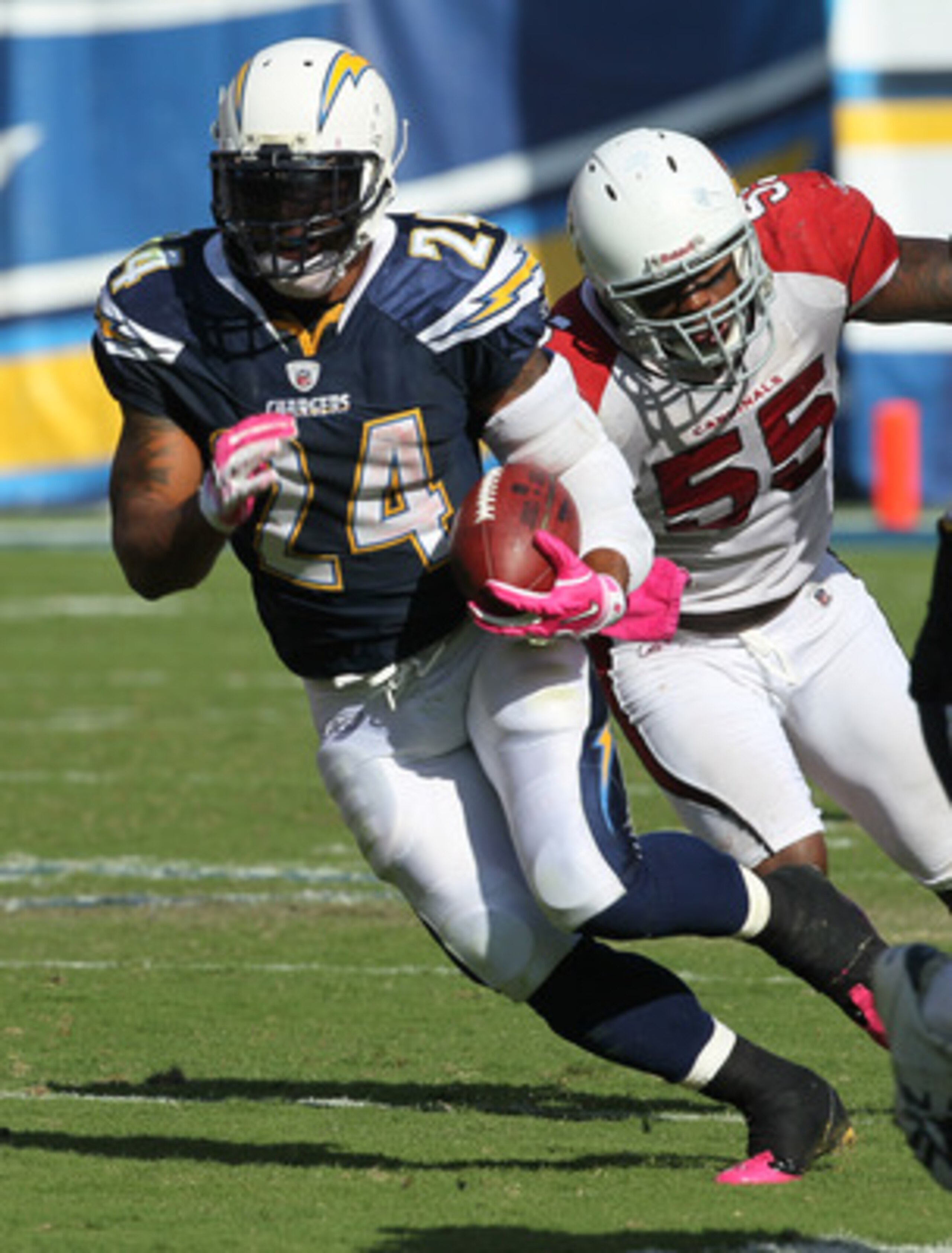 SAN DIEGO - OCTOBER 03:  Running back Ryan Mathews #24 of the San Diego Chargers carries the ball against the Arizona Cardinals at Qualcomm Stadium on October 3, 2010 in San Diego, California.   The Chargers won 41-10.  (Photo by Stephen Dunn/Getty Images