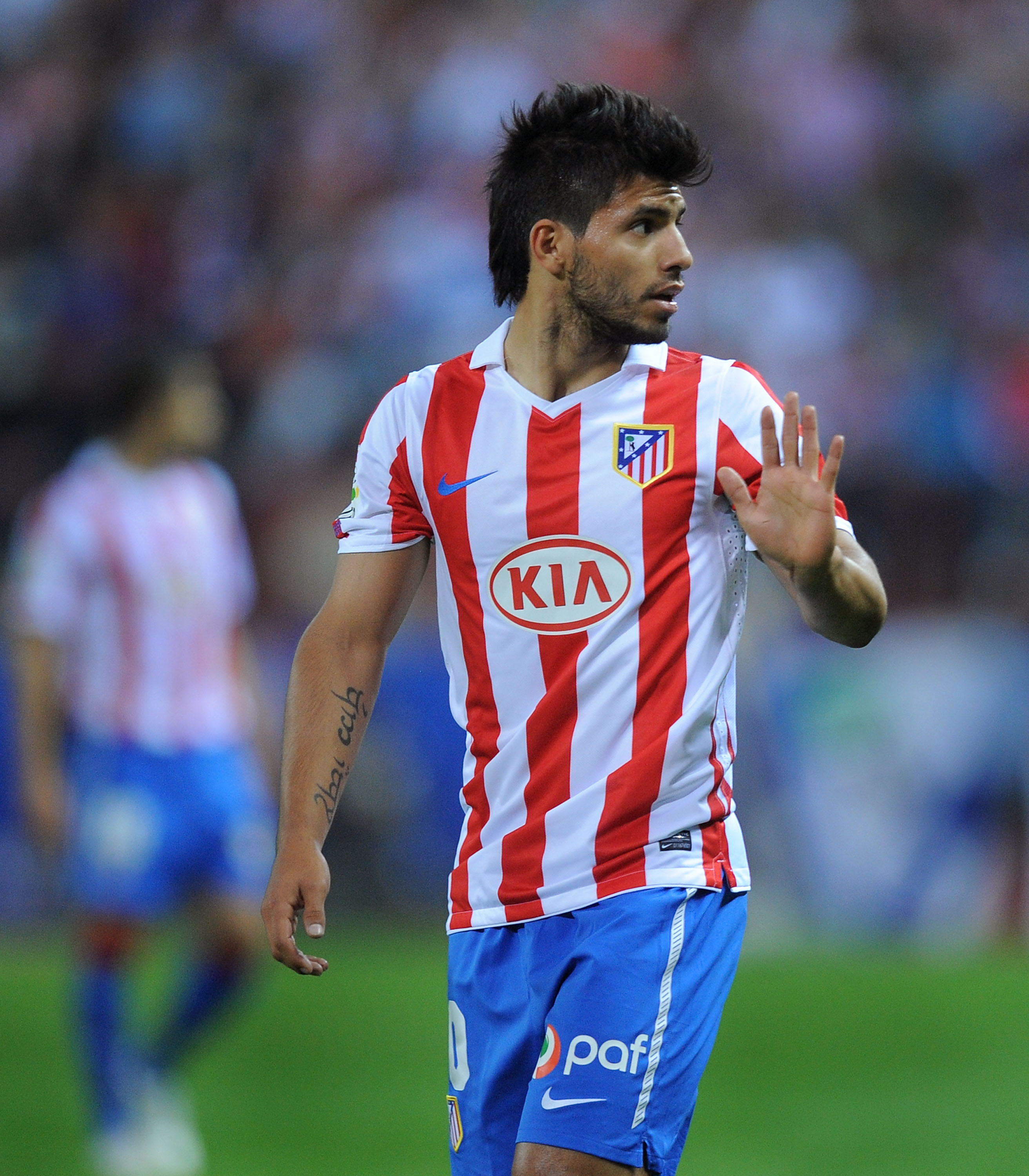 MADRID, SPAIN - SEPTEMBER 26:  Sergio Aguero of Atletico Madrid waves to his bench during the La Liga match between Atletico Madrid and Real Zaragoza at the Vicente Calderon stadium on September 26, 2010 in Madrid, Spain.  (Photo by Denis Doyle/Getty Imag