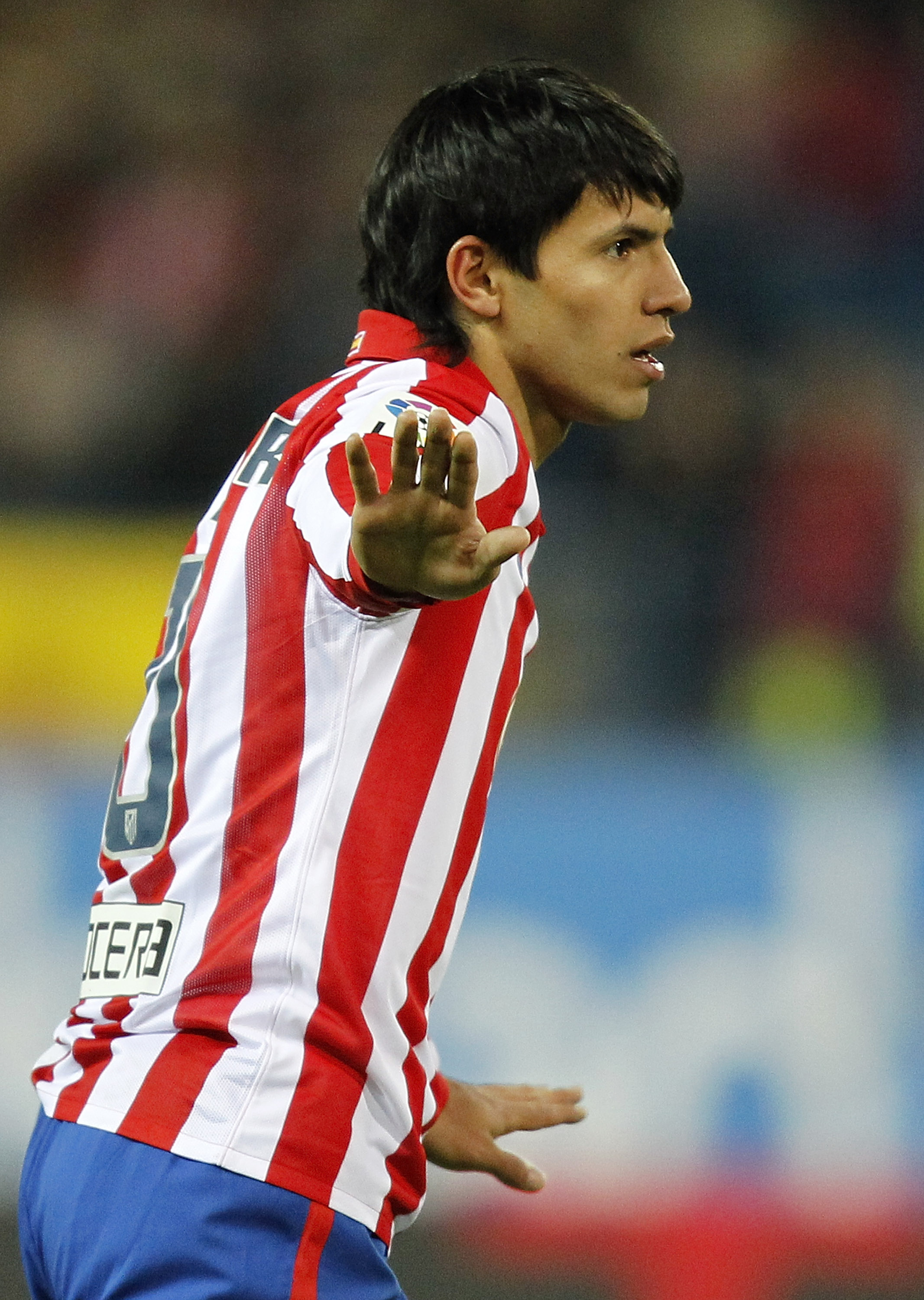 MADRID, SPAIN - FEBRUARY 14: Sergio Aguero of Atletico Madrid gestures during the La Liga match between Atletico Madrid and Barcelona at Vicente Calderon Stadium on February 14, 2010 in Madrid, Spain. (Photo by Angel Martinez/Getty Images)