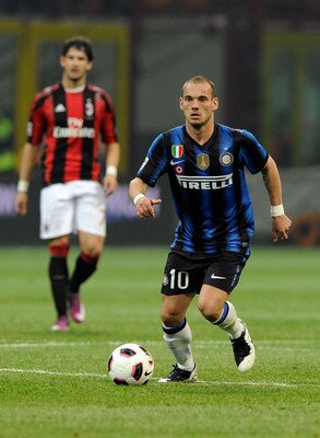 MILAN, ITALY - APRIL 02:  Wesley Sneijder of FC Inter Milan during the Serie A match between AC Milan and FC Internazionale Milano at Stadio Giuseppe Meazza on April 2, 2011 in Milan, Italy.  (Photo by Claudio Villa/Getty Images)
